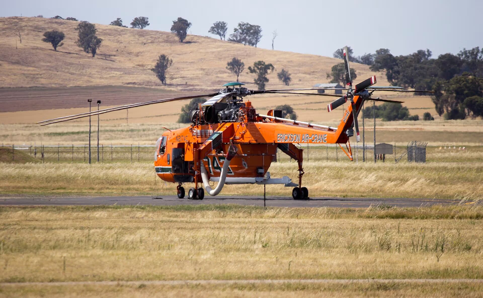 N217AC — Helicopter at Wagga Wagga Airport