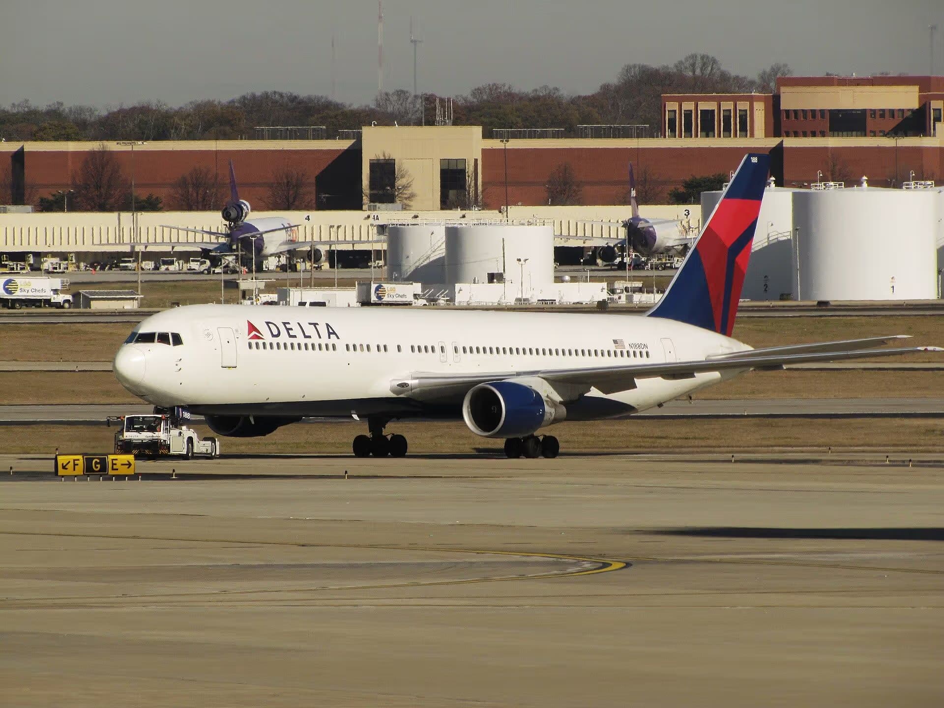 N188DN — Twin-engine aircraft