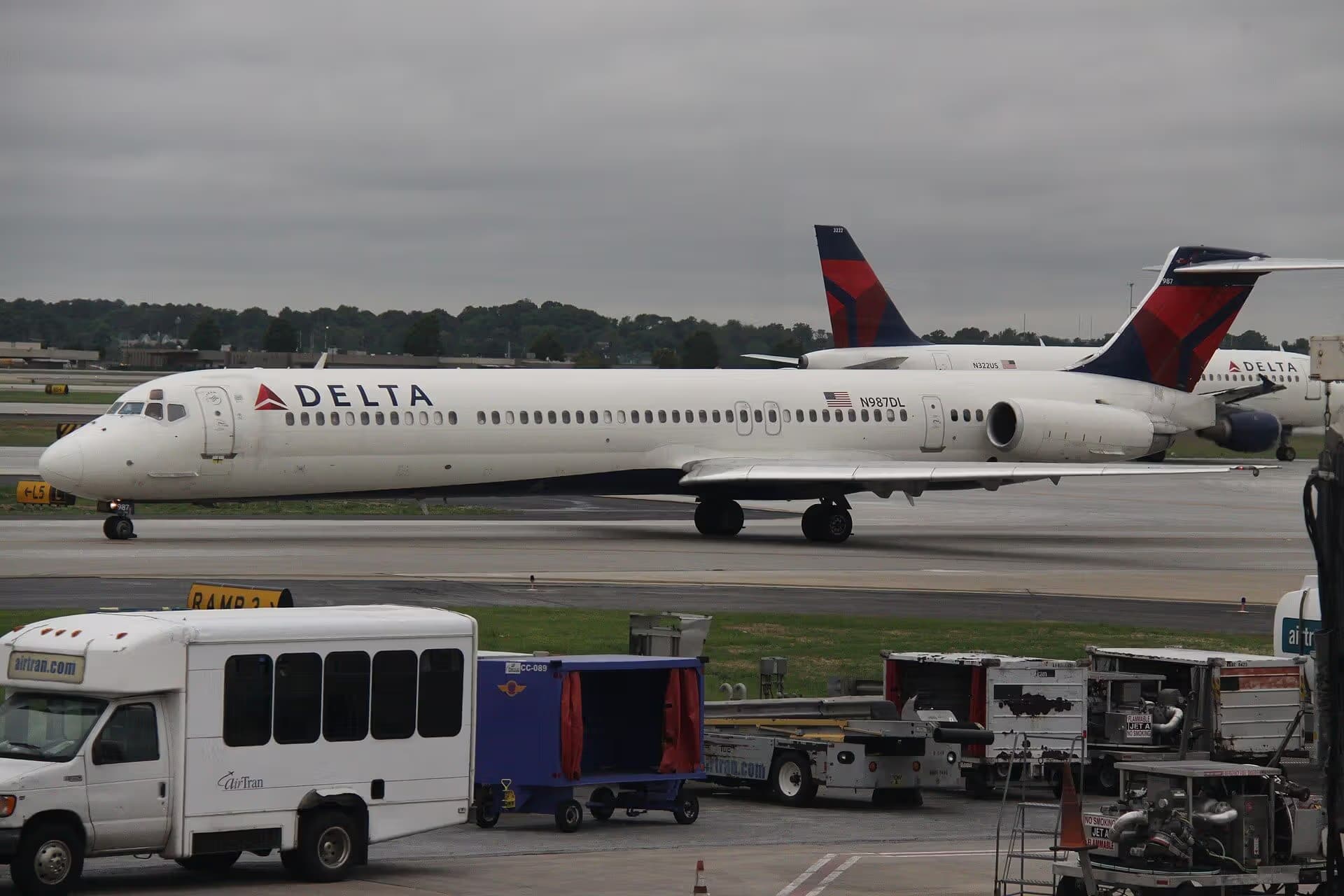 N987DL — Aircraft