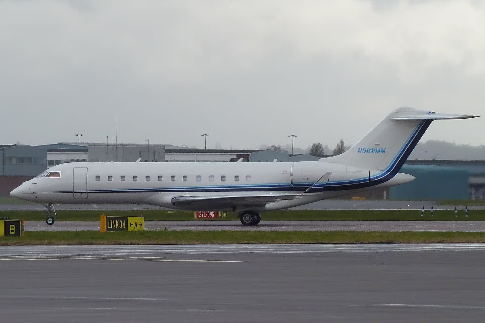 N902MM — Business jet
