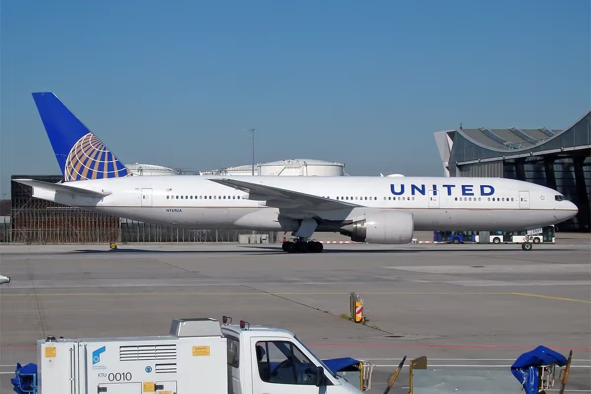 N769UA — Boeing
