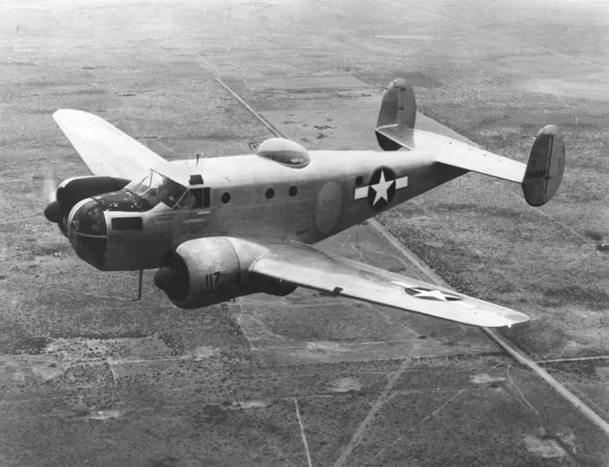 Unidentified — Twin-engine aircraft