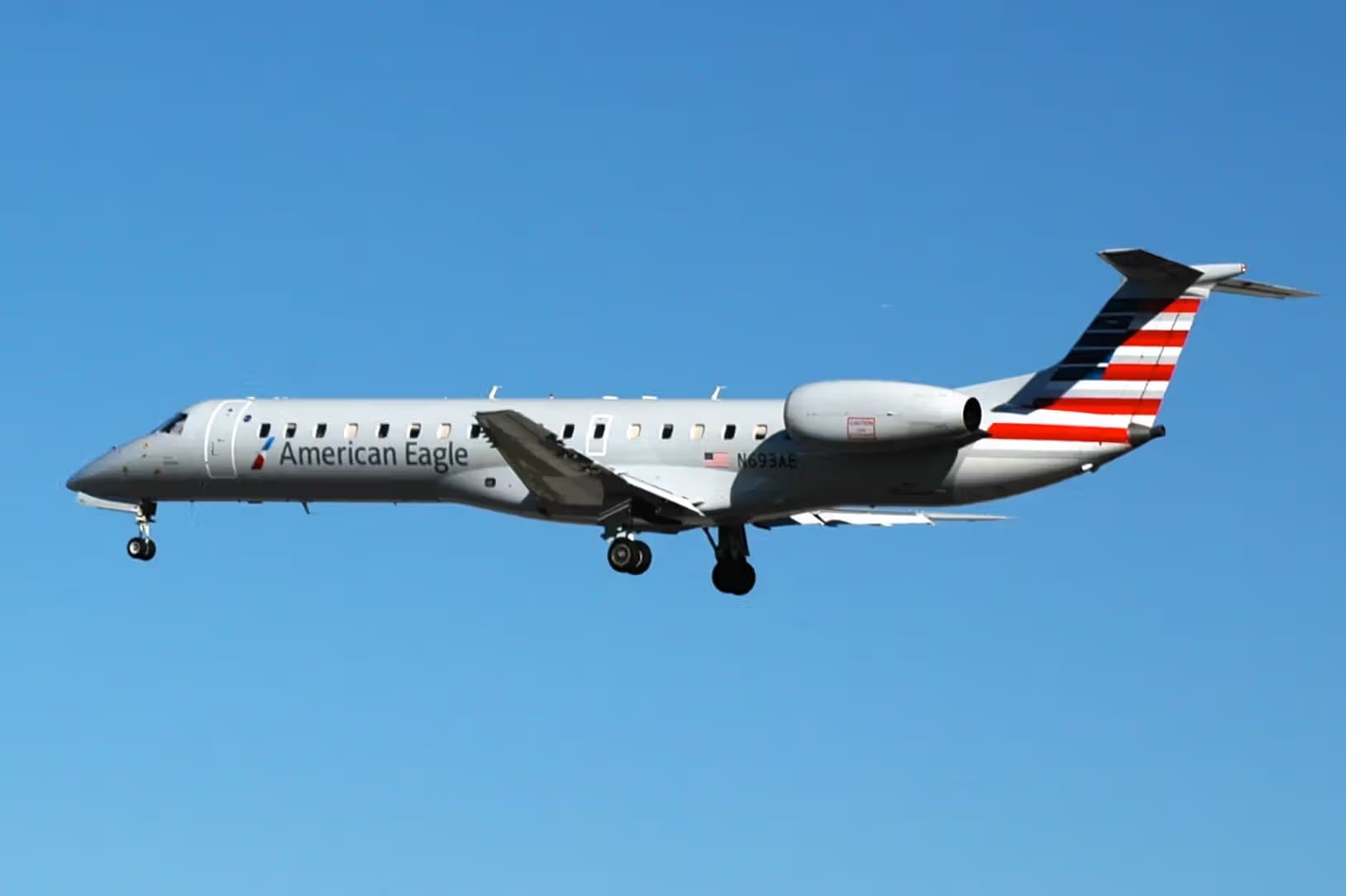 N693AE — Embraer