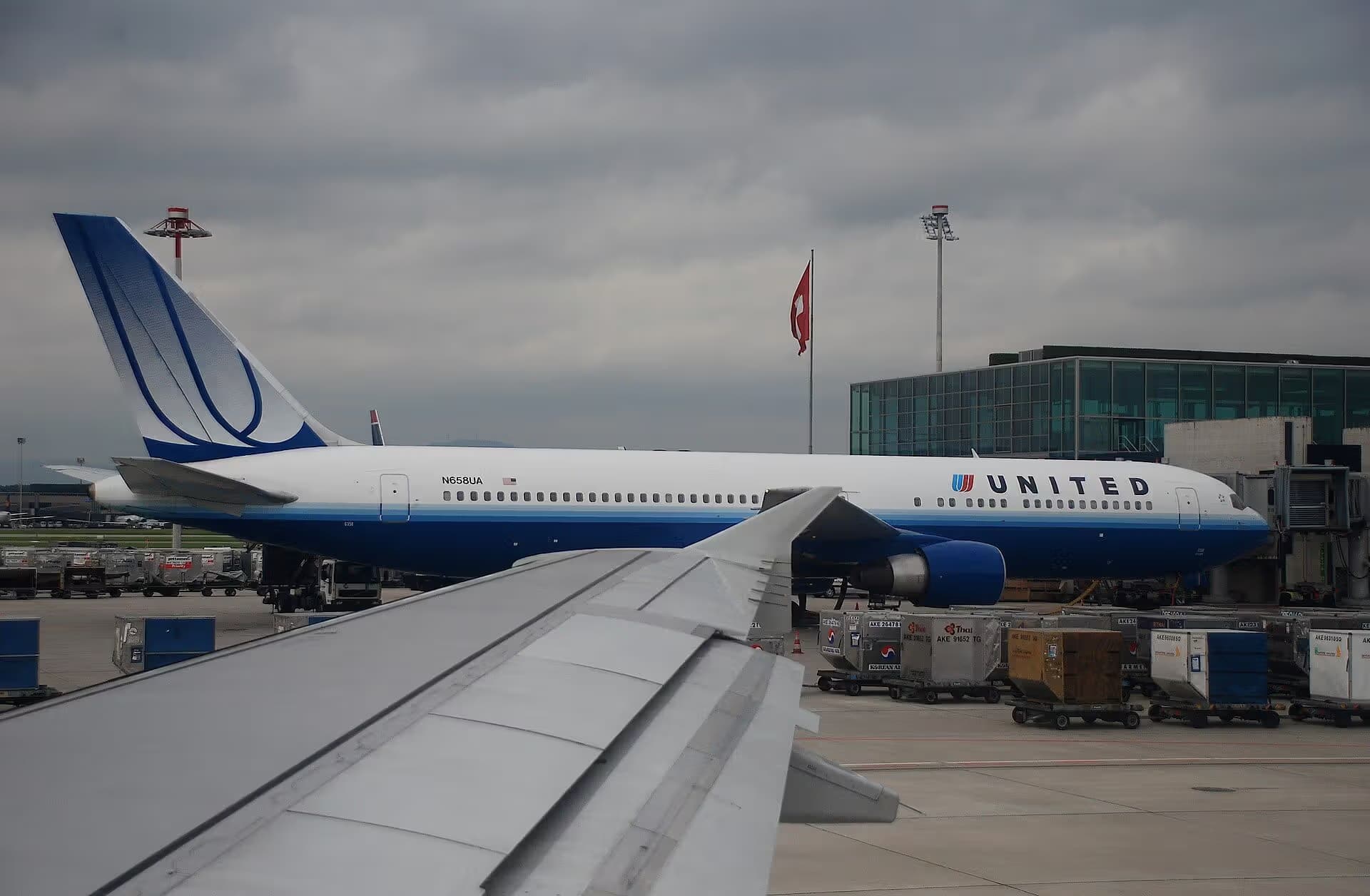 N658UA — Boeing