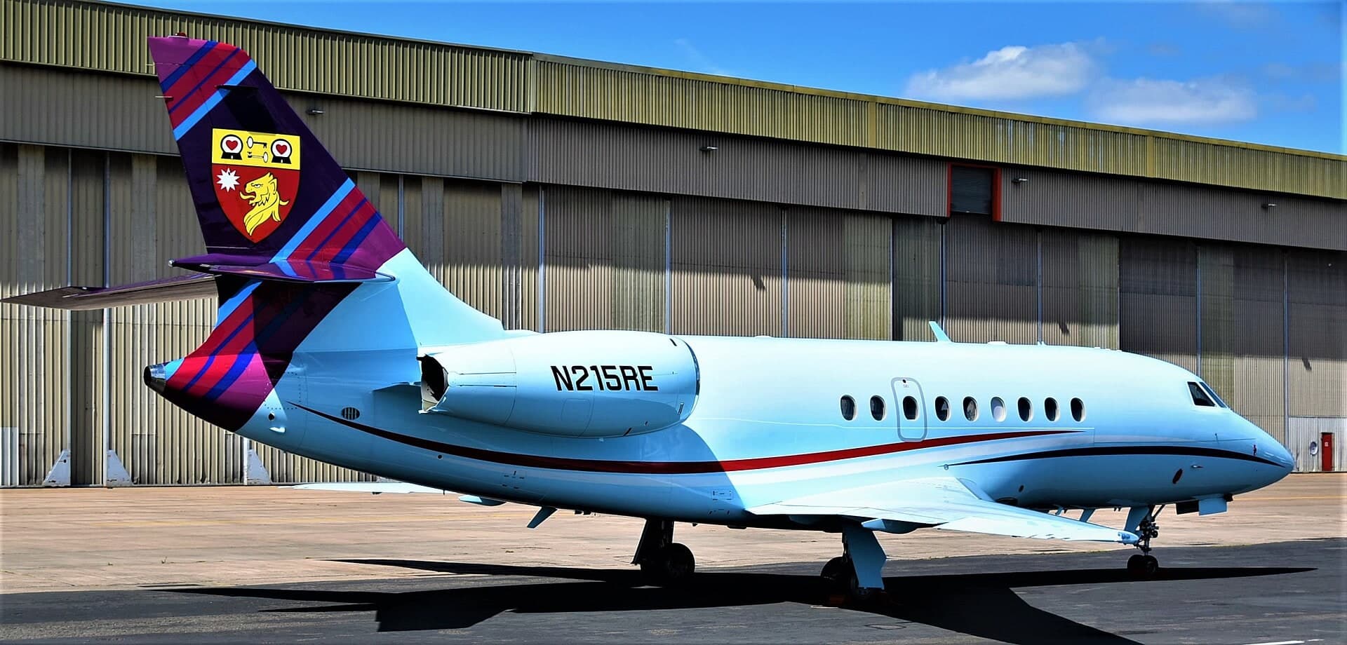 N215RE — Business jet