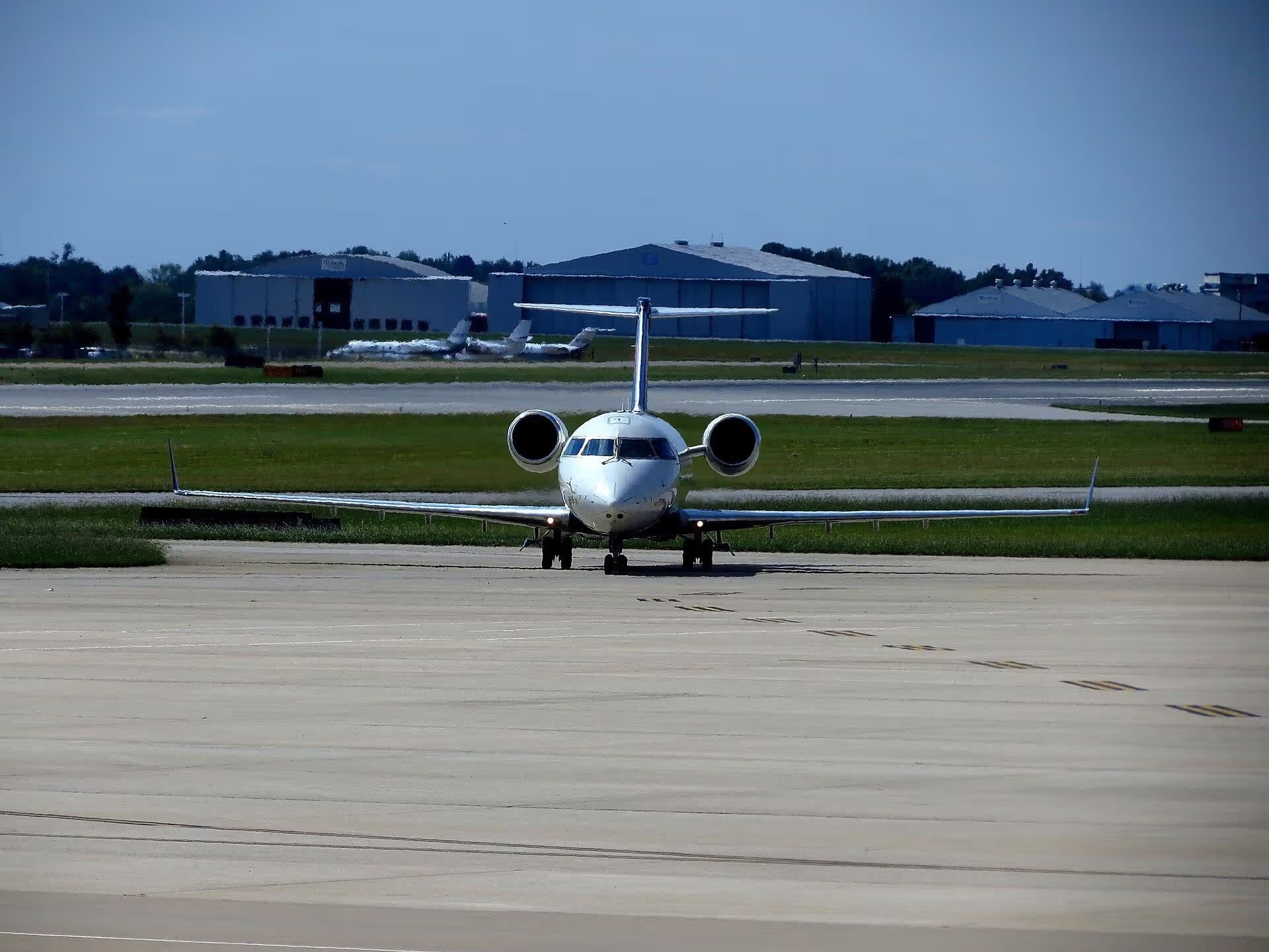 N8516C — Business jet