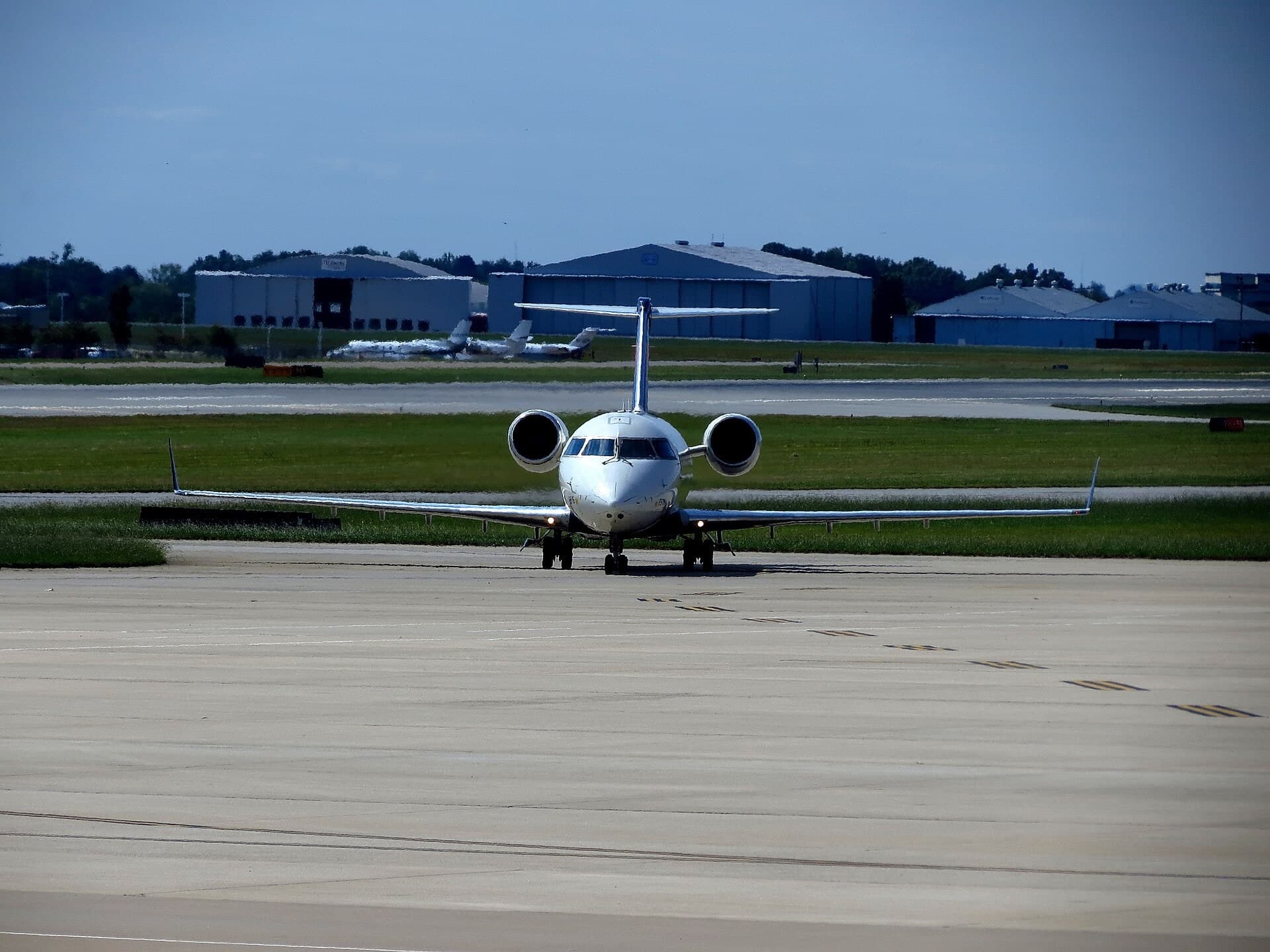 N8516C — Business jet