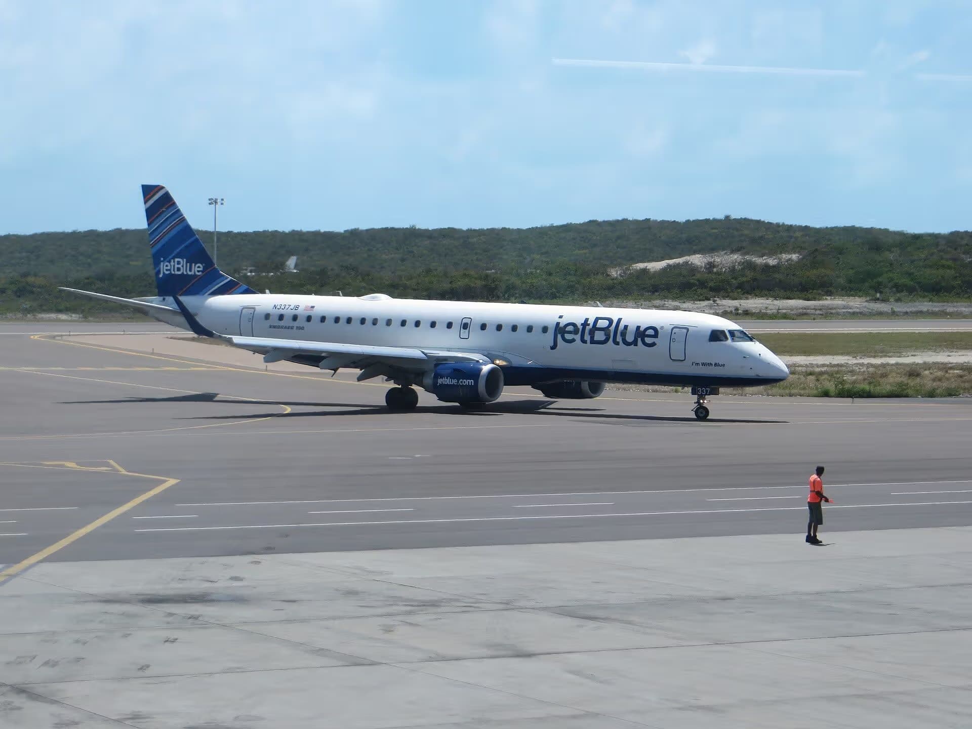 N337JB — Embraer