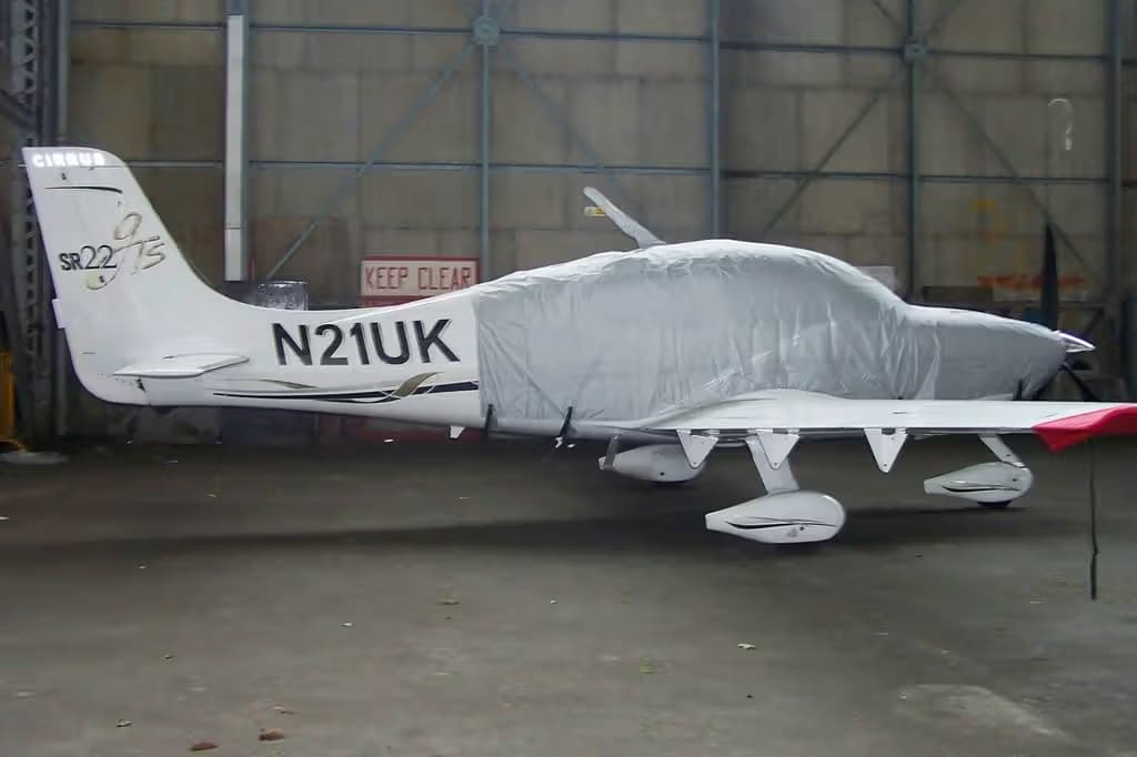 N21UK — Cirrus
