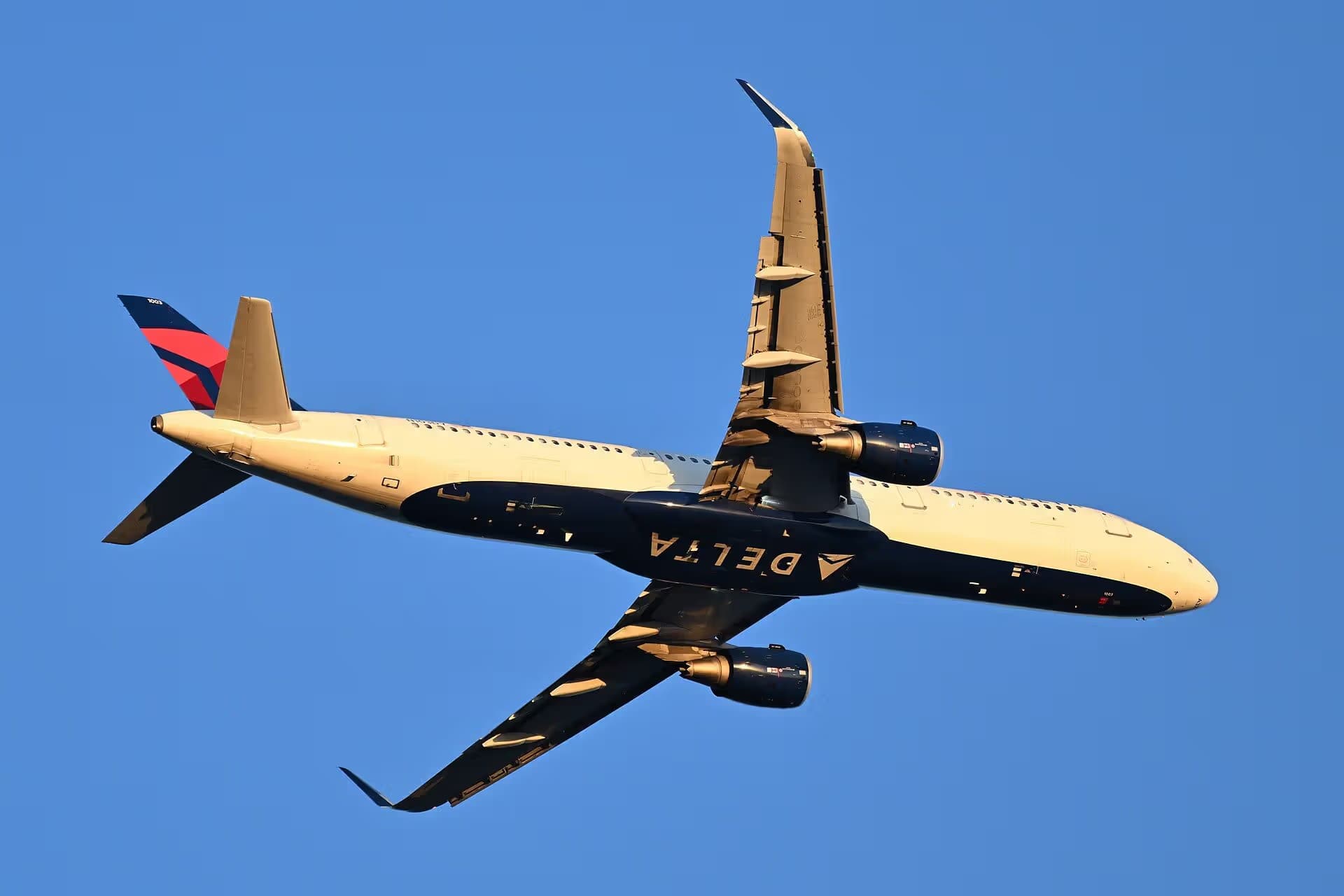 N103DY — Airbus