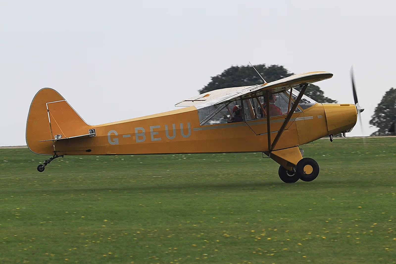G-BEUU — Single-engine aircraft