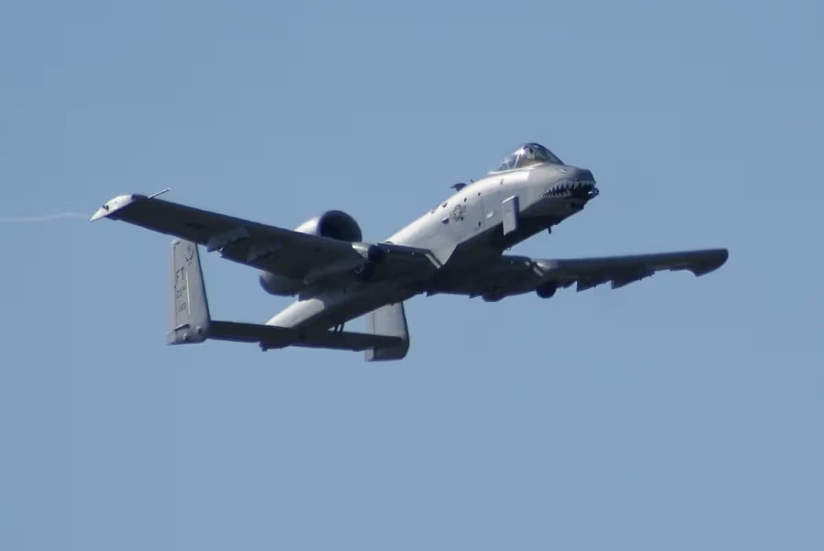 Unidentified — Twin-engine aircraft