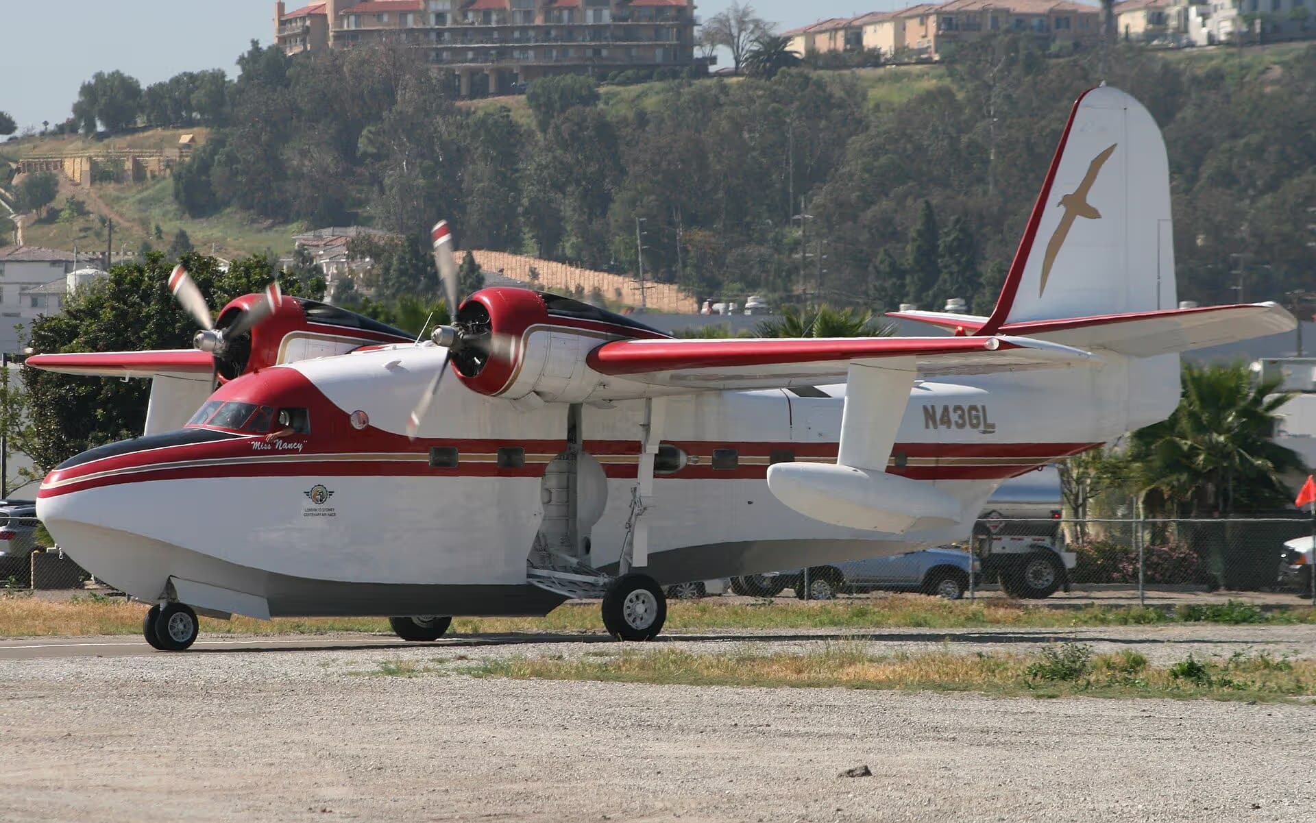 N43GL — Twin-engine aircraft