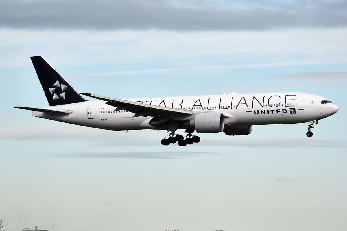 N77022 — Boeing