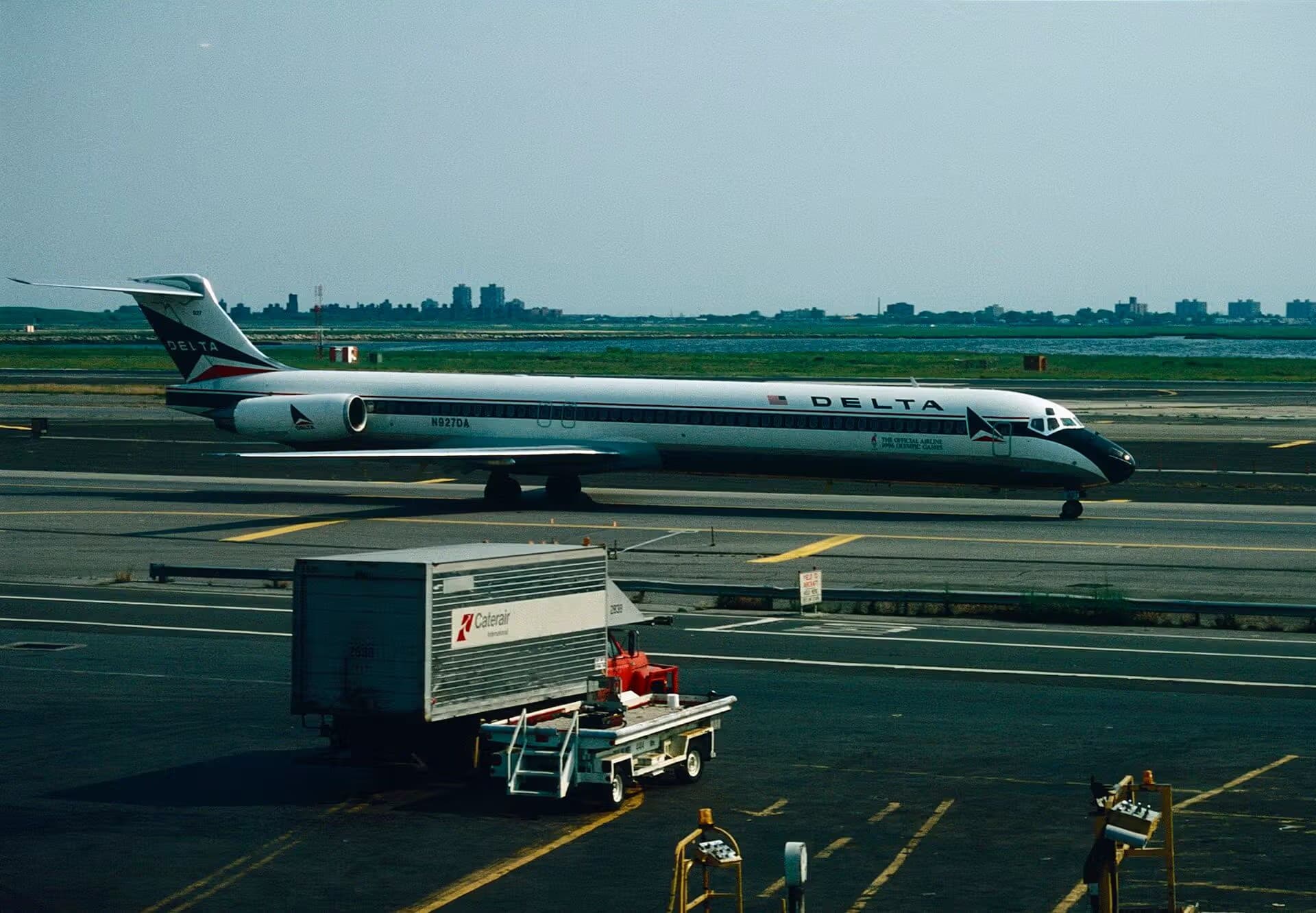 N927DA — Douglas