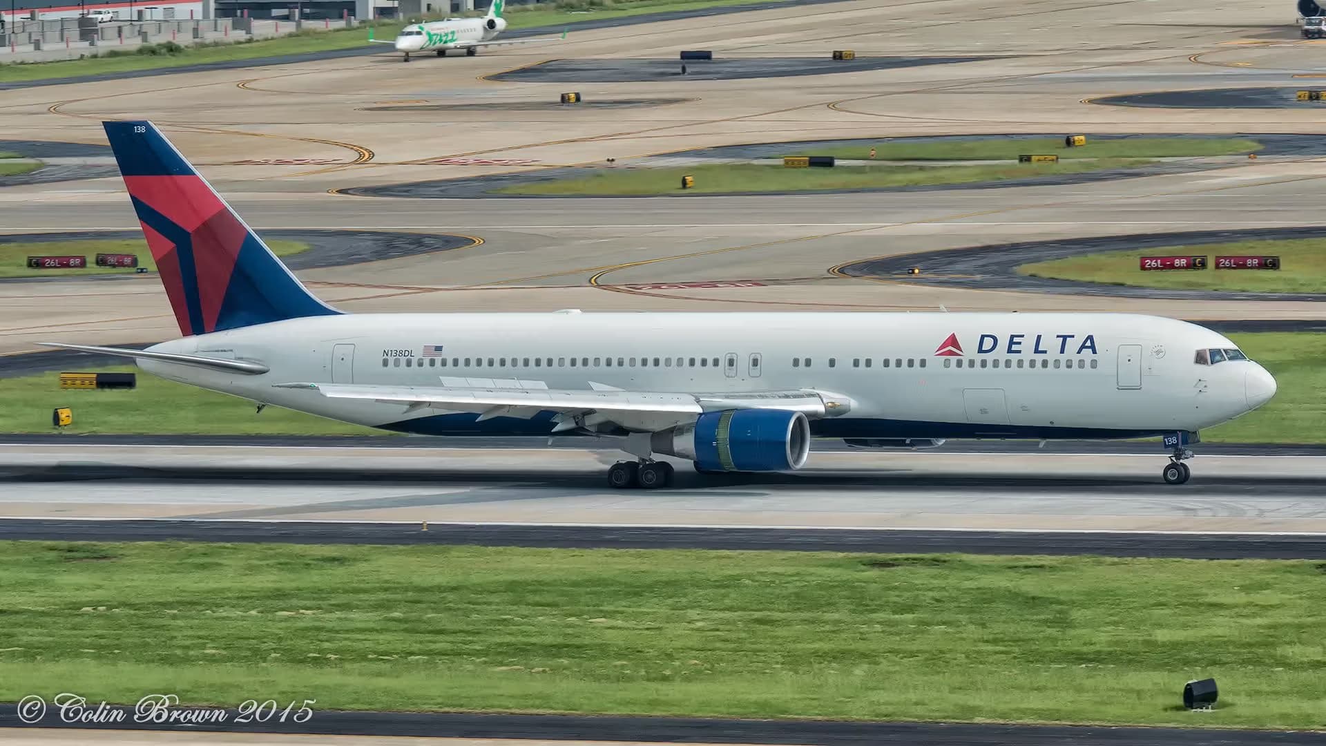 N138DL — Twin-engine aircraft
