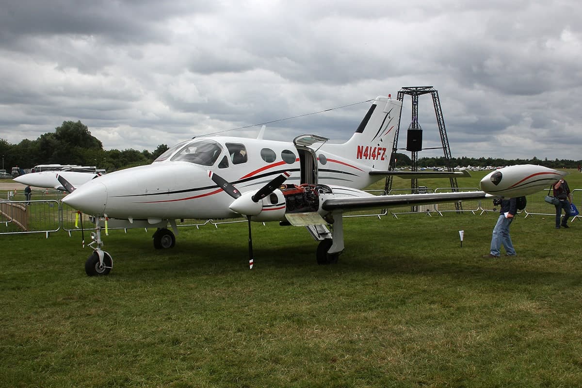 N414FZ — Twin-engine aircraft