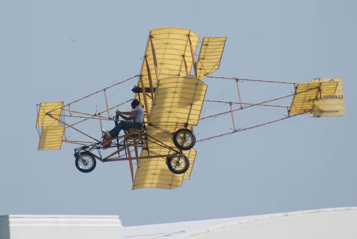 Unidentified — Aircraft