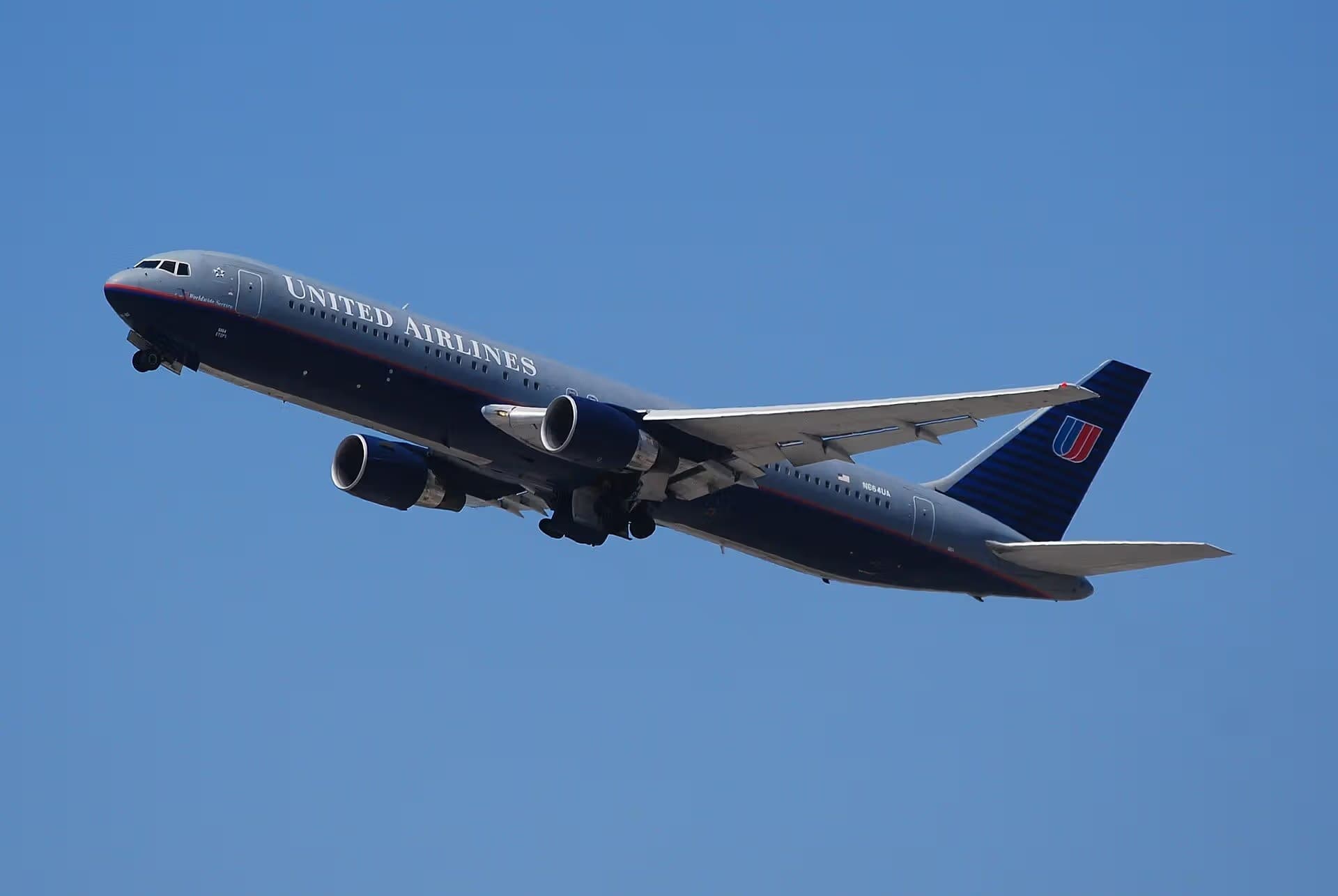 N664UA — Boeing