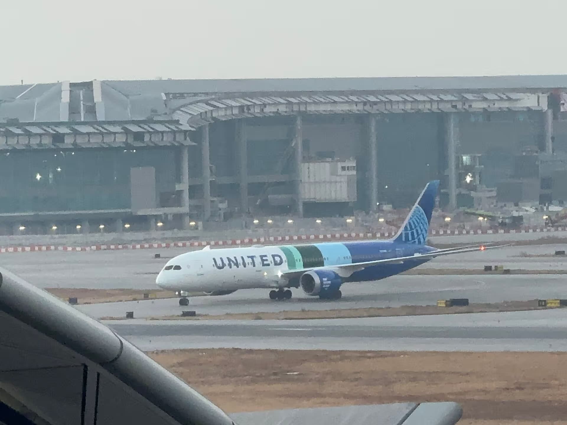 N24988 — Boeing