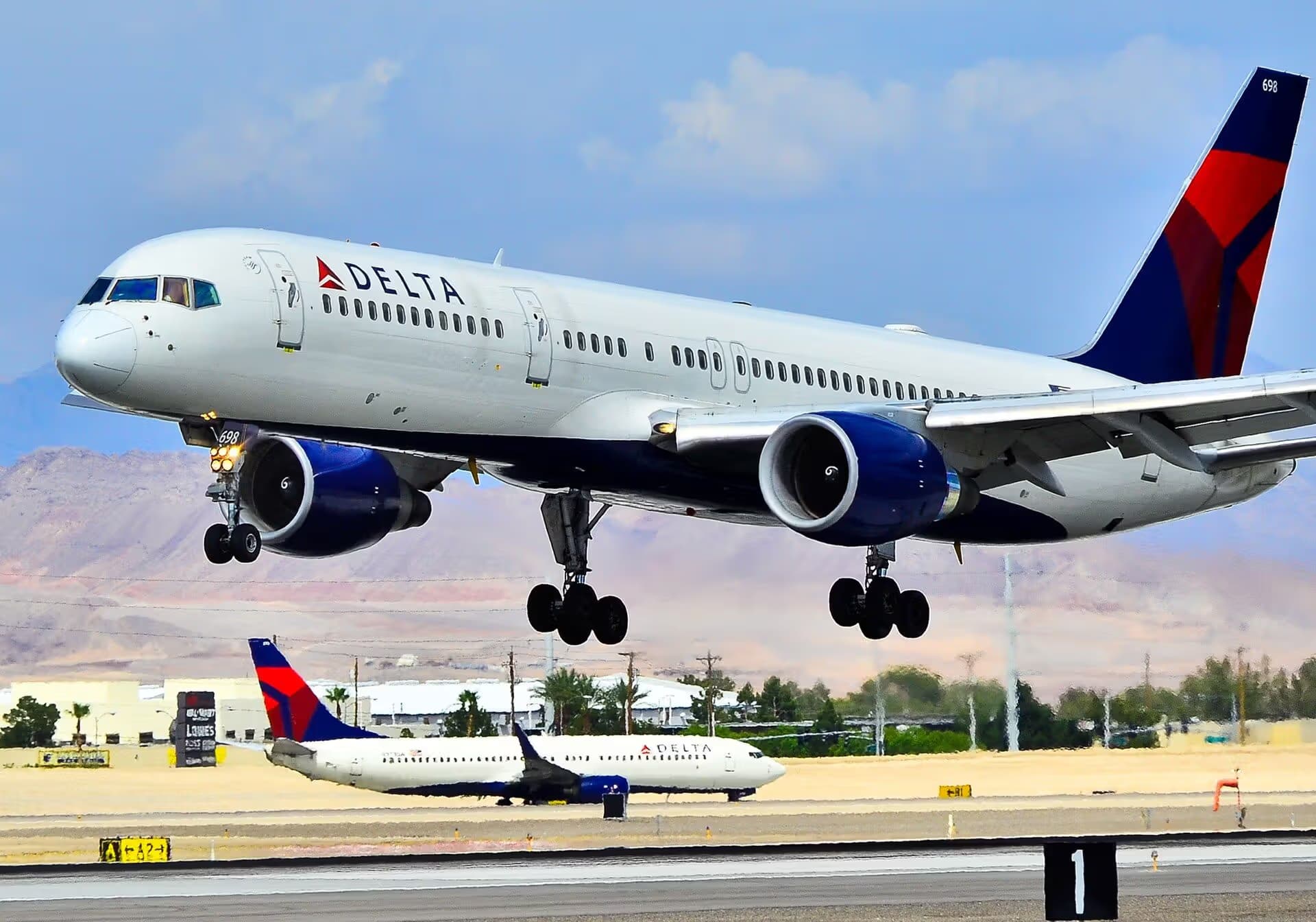 N698DL — Boeing