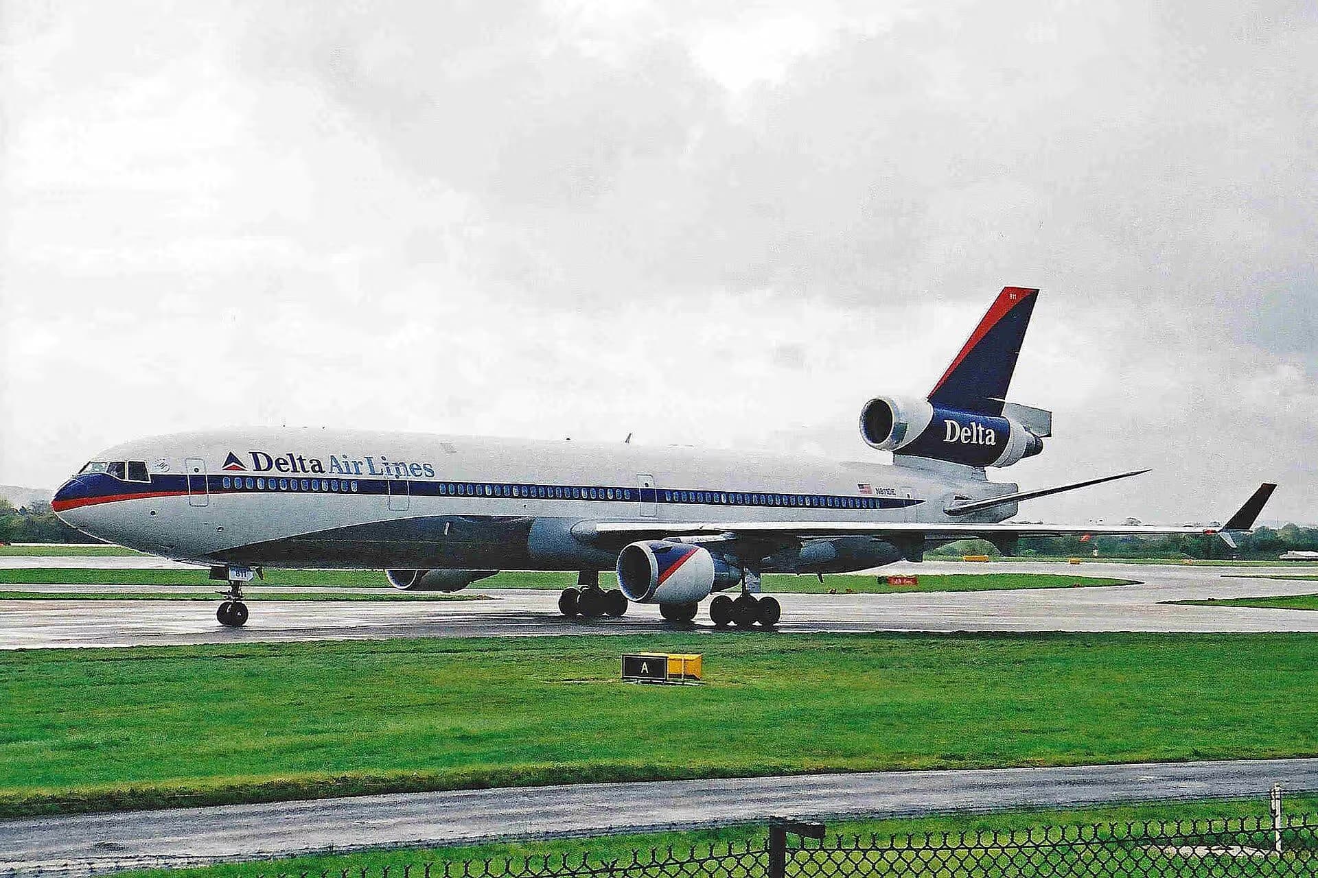 N811DE — Douglas