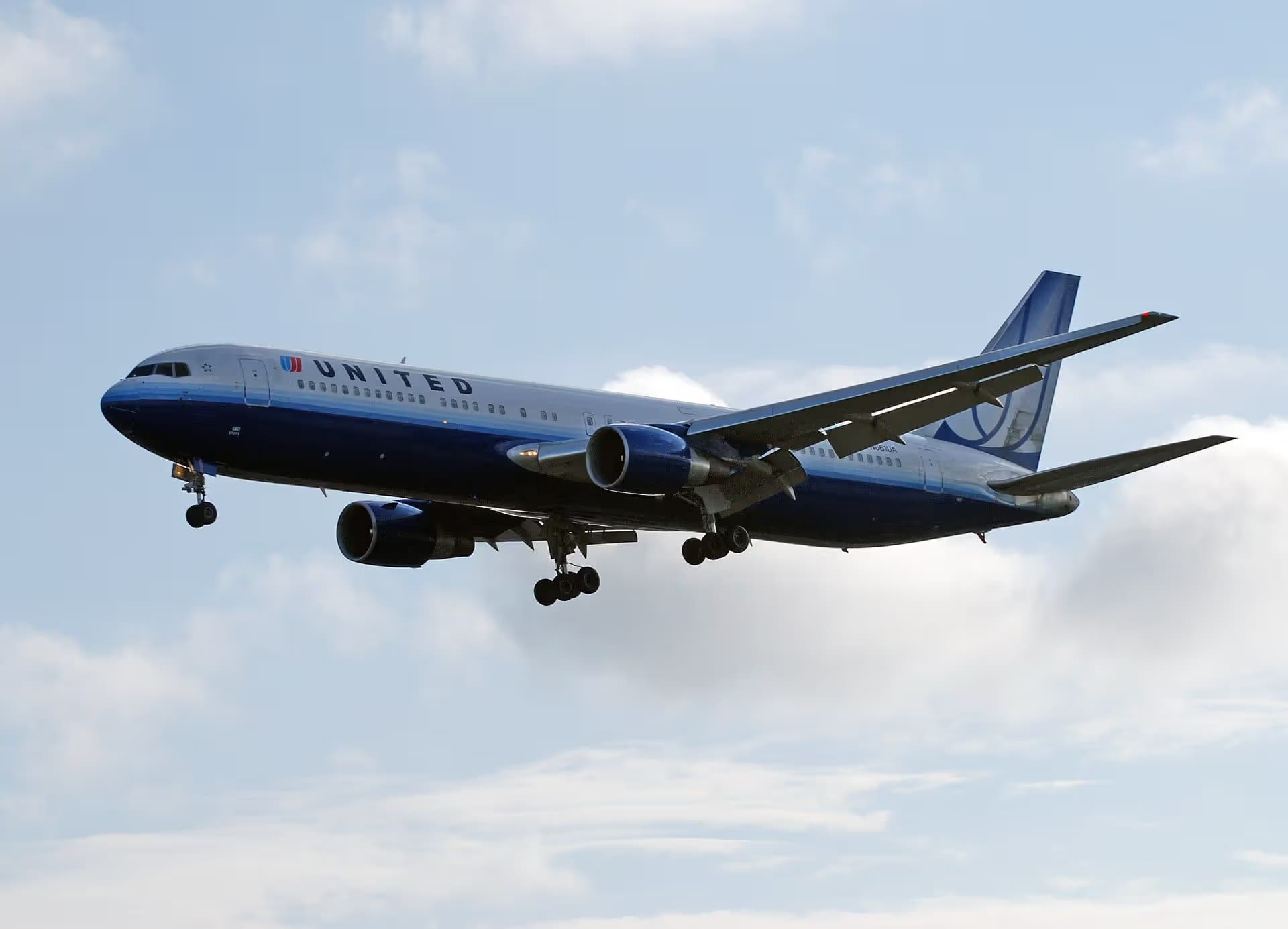 N661UA — Boeing