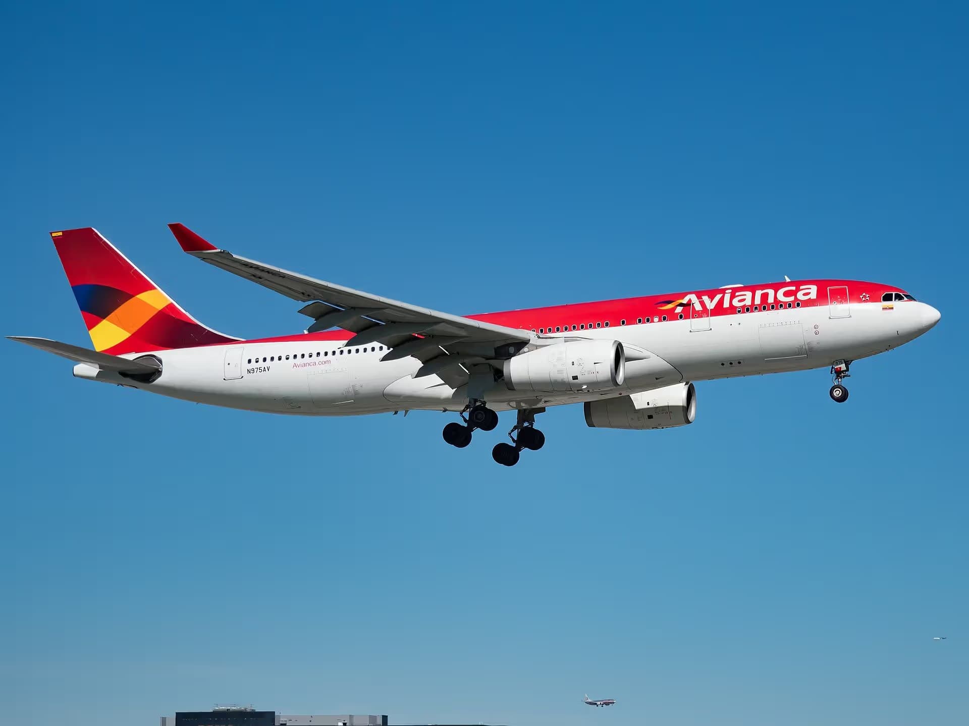 N975AV — Airbus at Miami International Airport
