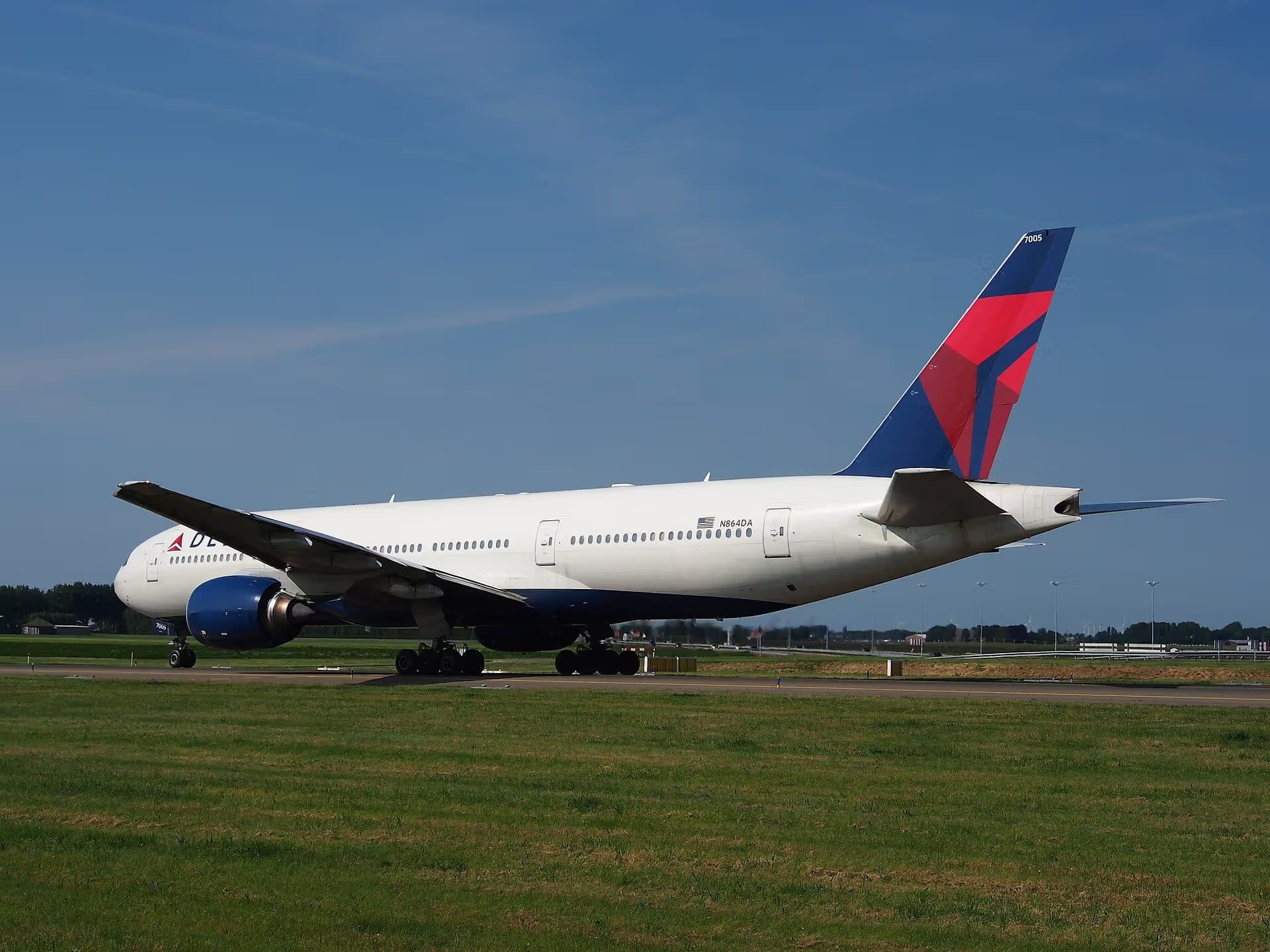 N864DA — Twin-engine aircraft