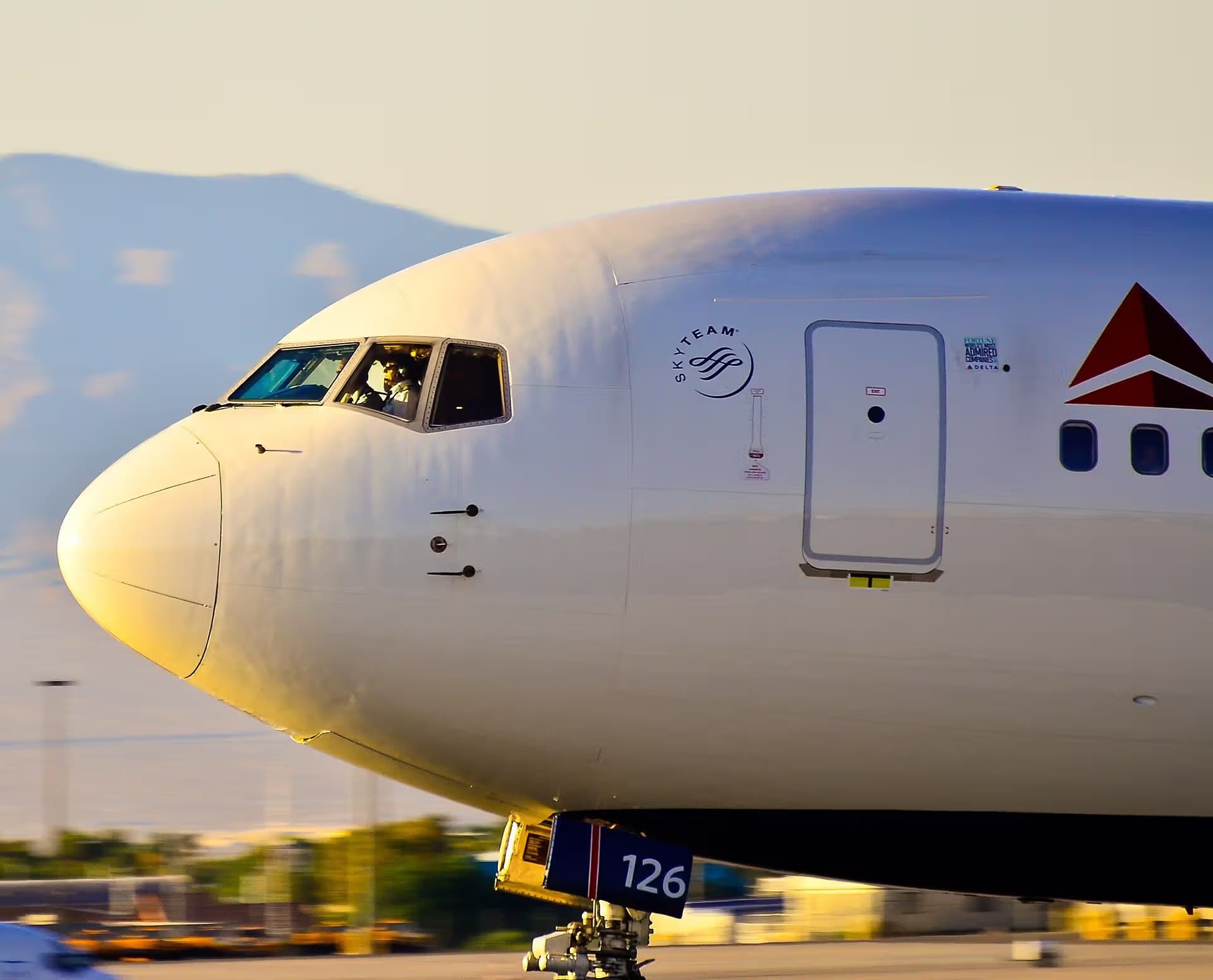 N126DL — Aircraft