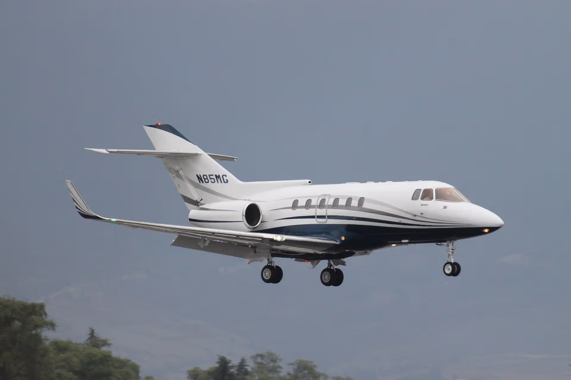 N85MG — Business jet