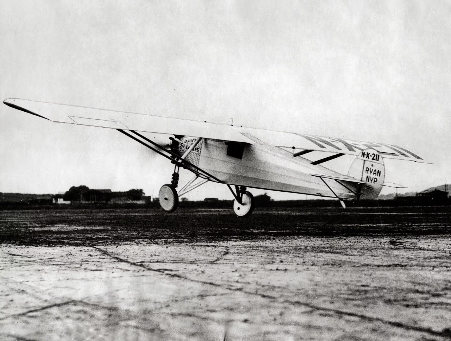 Unidentified — Single-engine aircraft