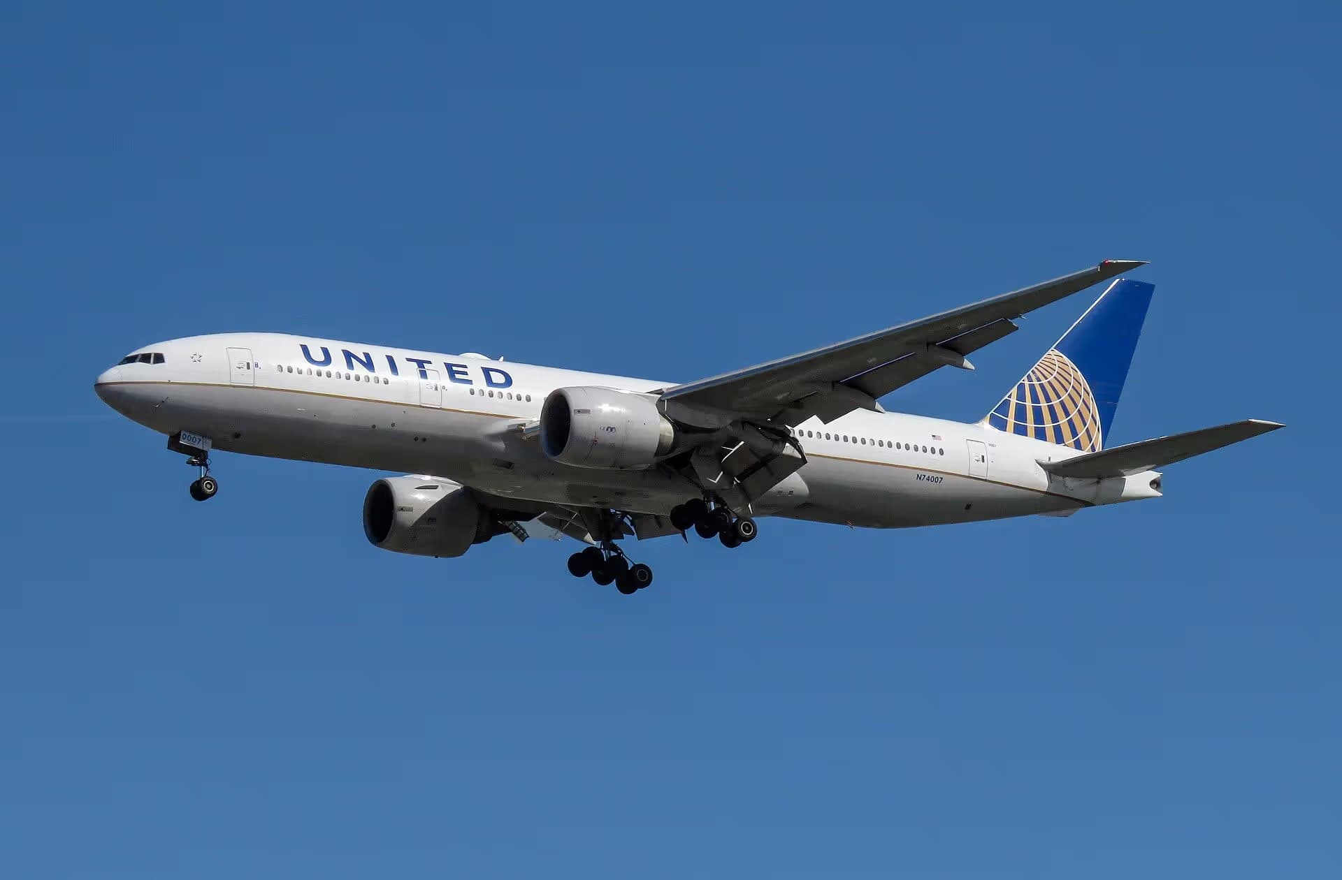 N74007 — Boeing
