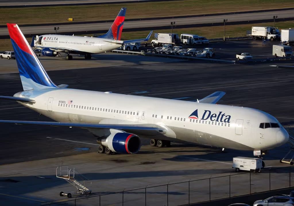 N136DL — Boeing