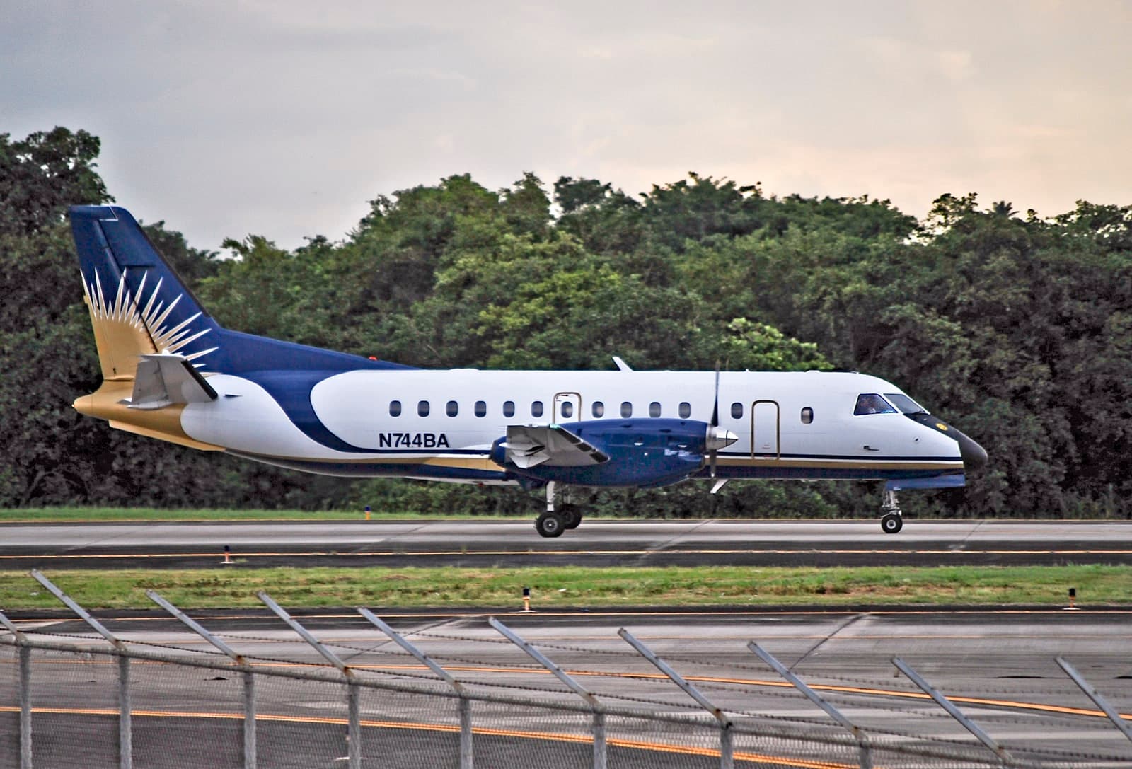 N744BA — Aircraft