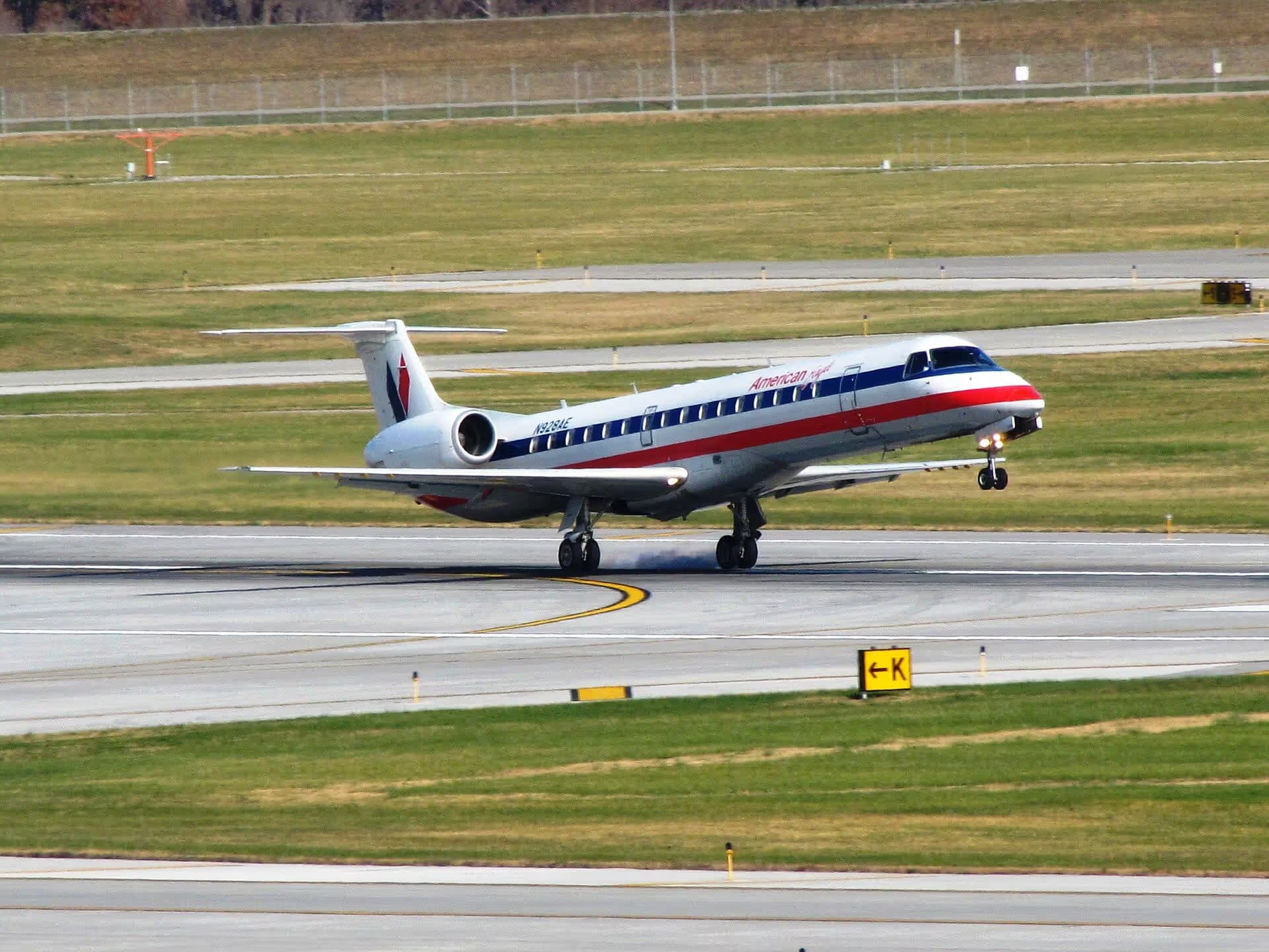 N928AE — Embraer