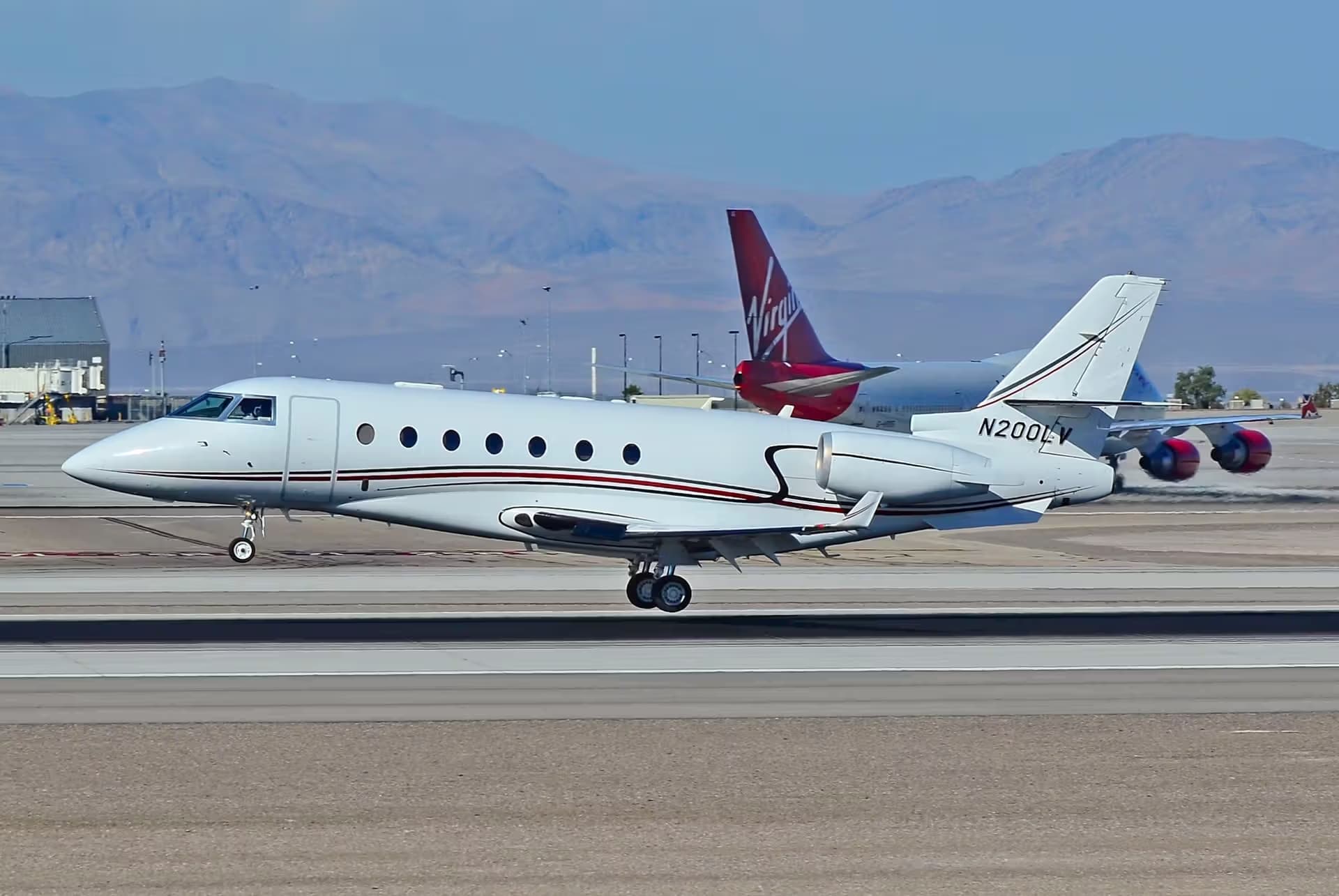 N200LV — Business jet