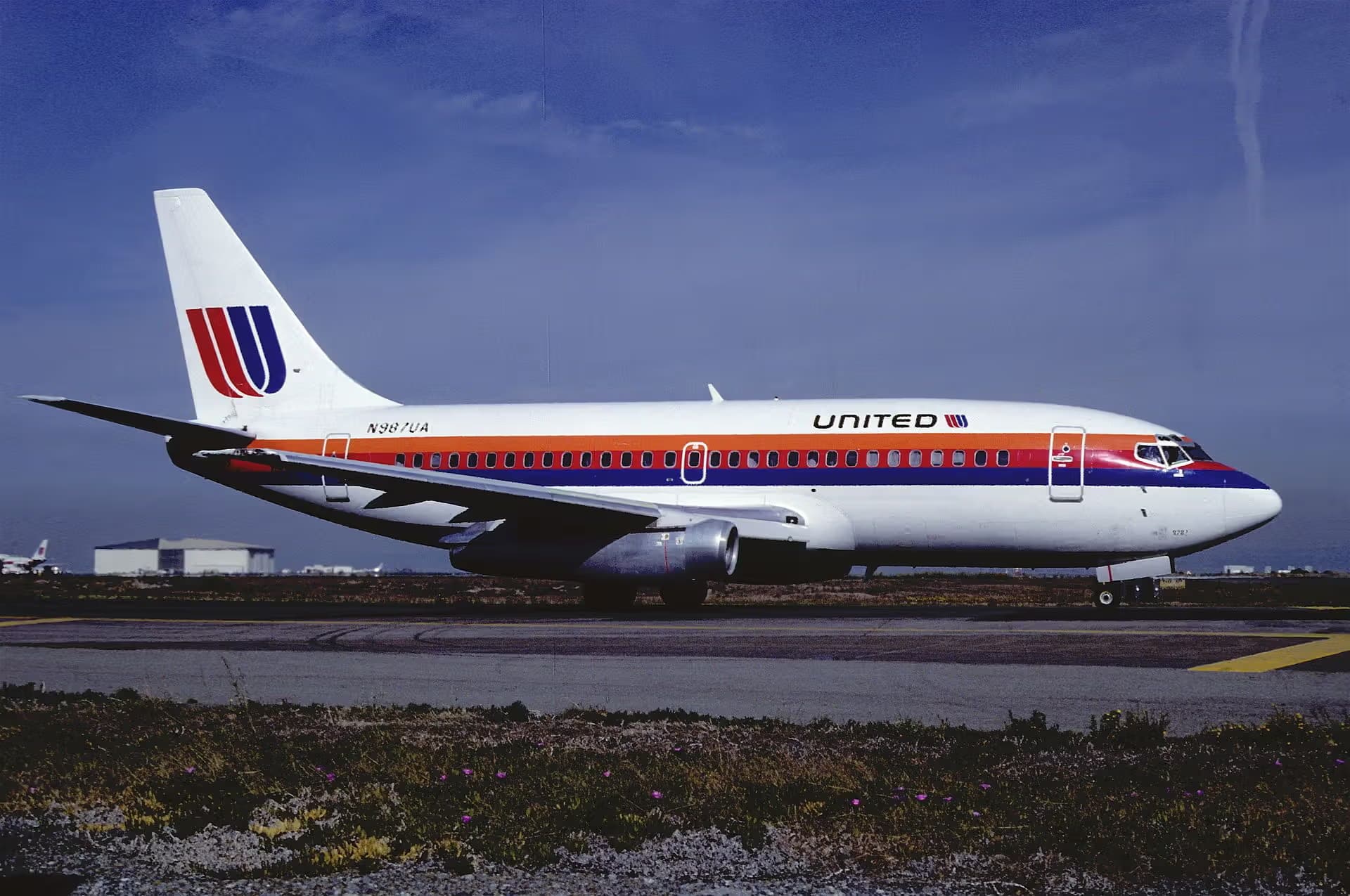 N987UA — Aircraft