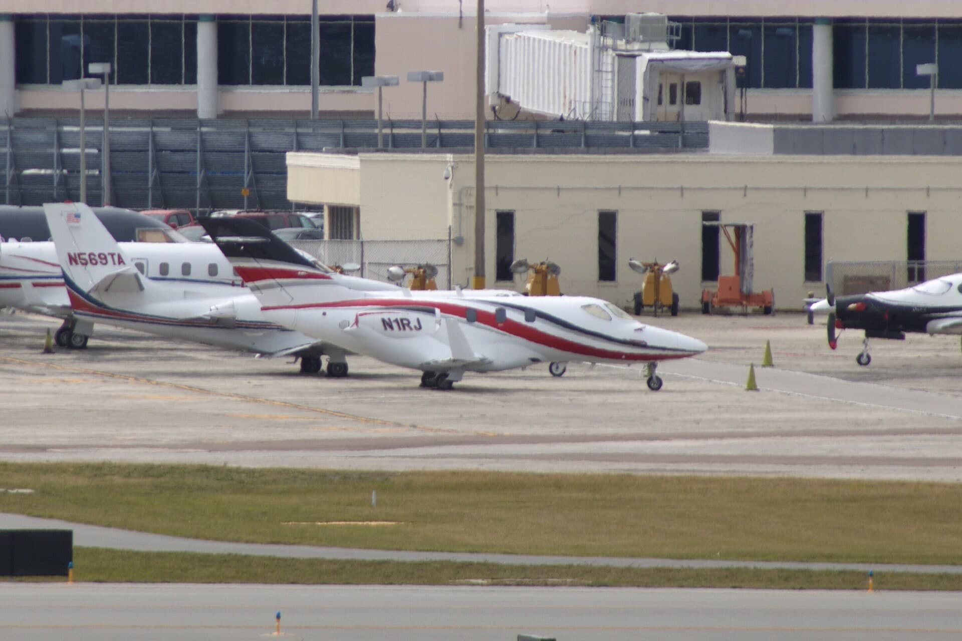 N1RJ — Business jet