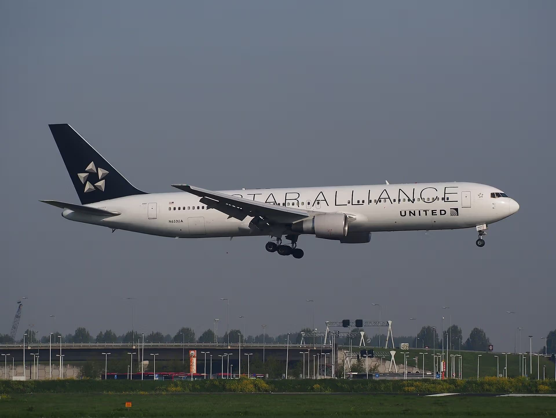N653UA — Boeing