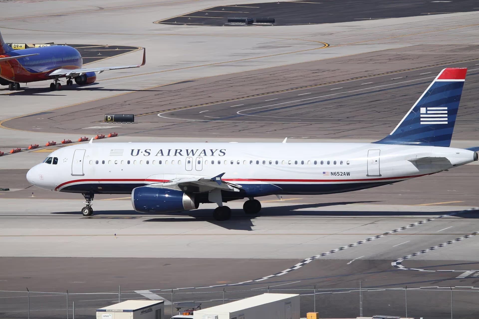 N652AW — Aircraft