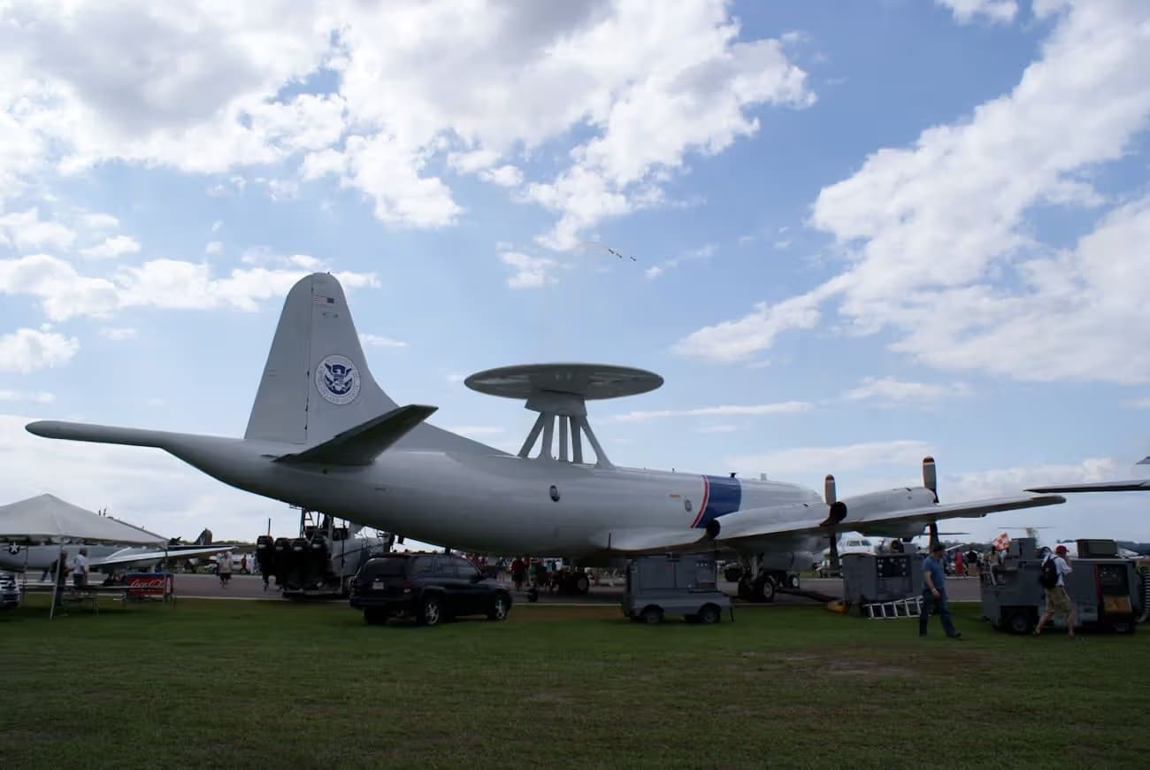 N147CS — Lockheed