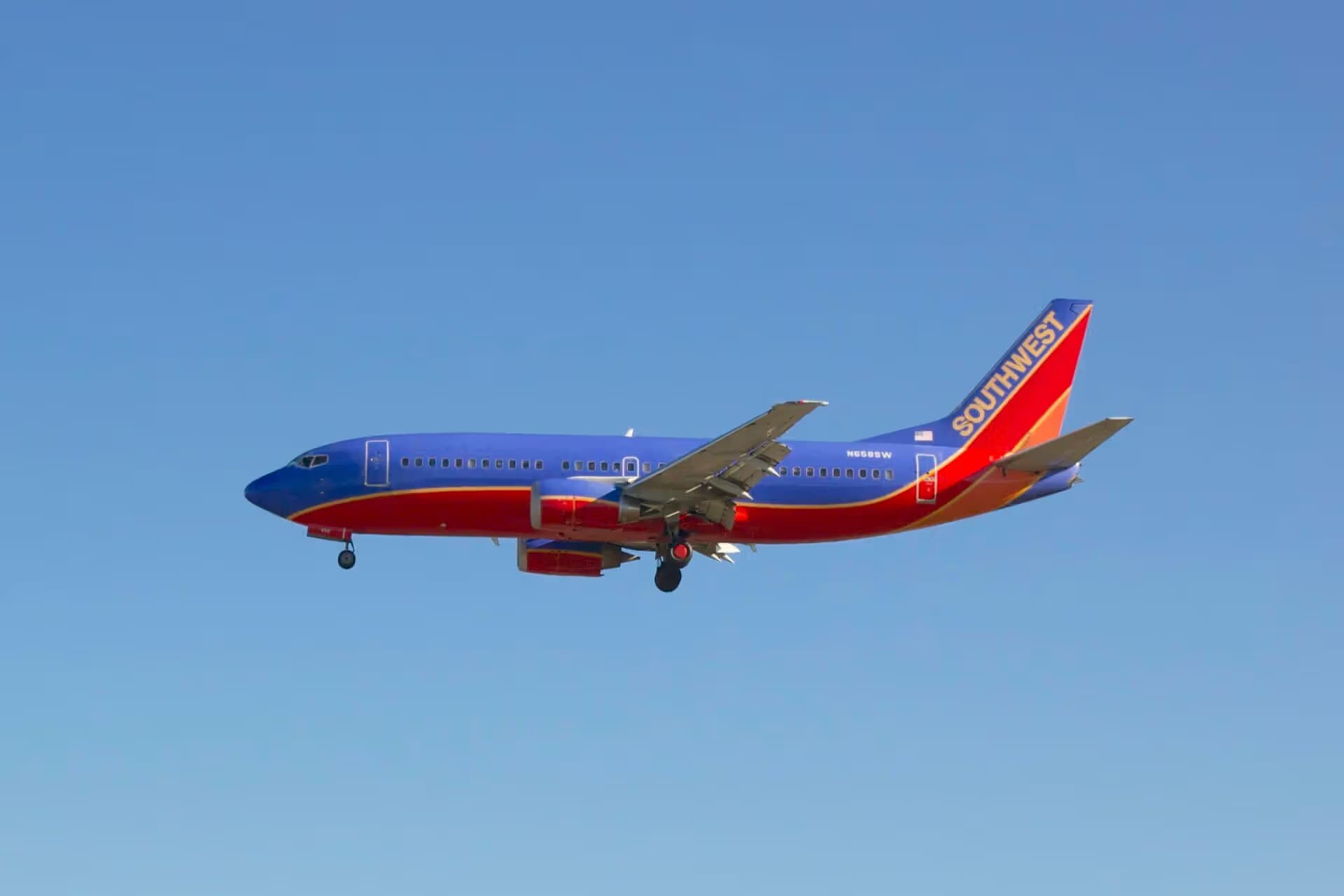 N658SW — Twin-engine aircraft
