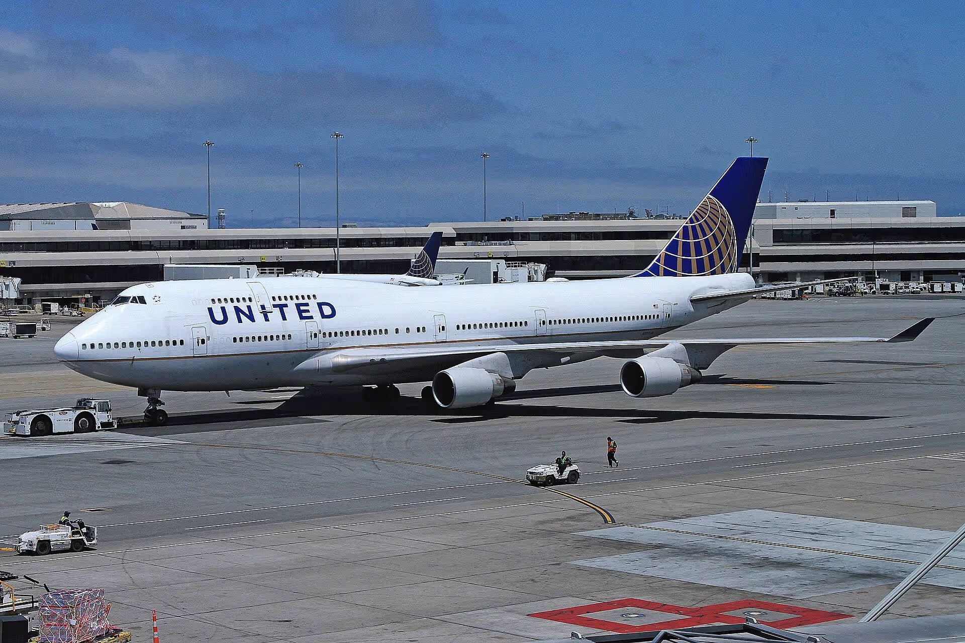 N127UA — Boeing