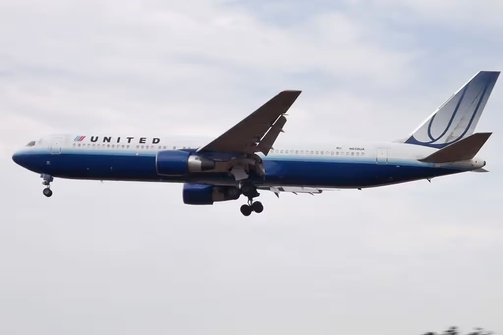N658UA — Boeing