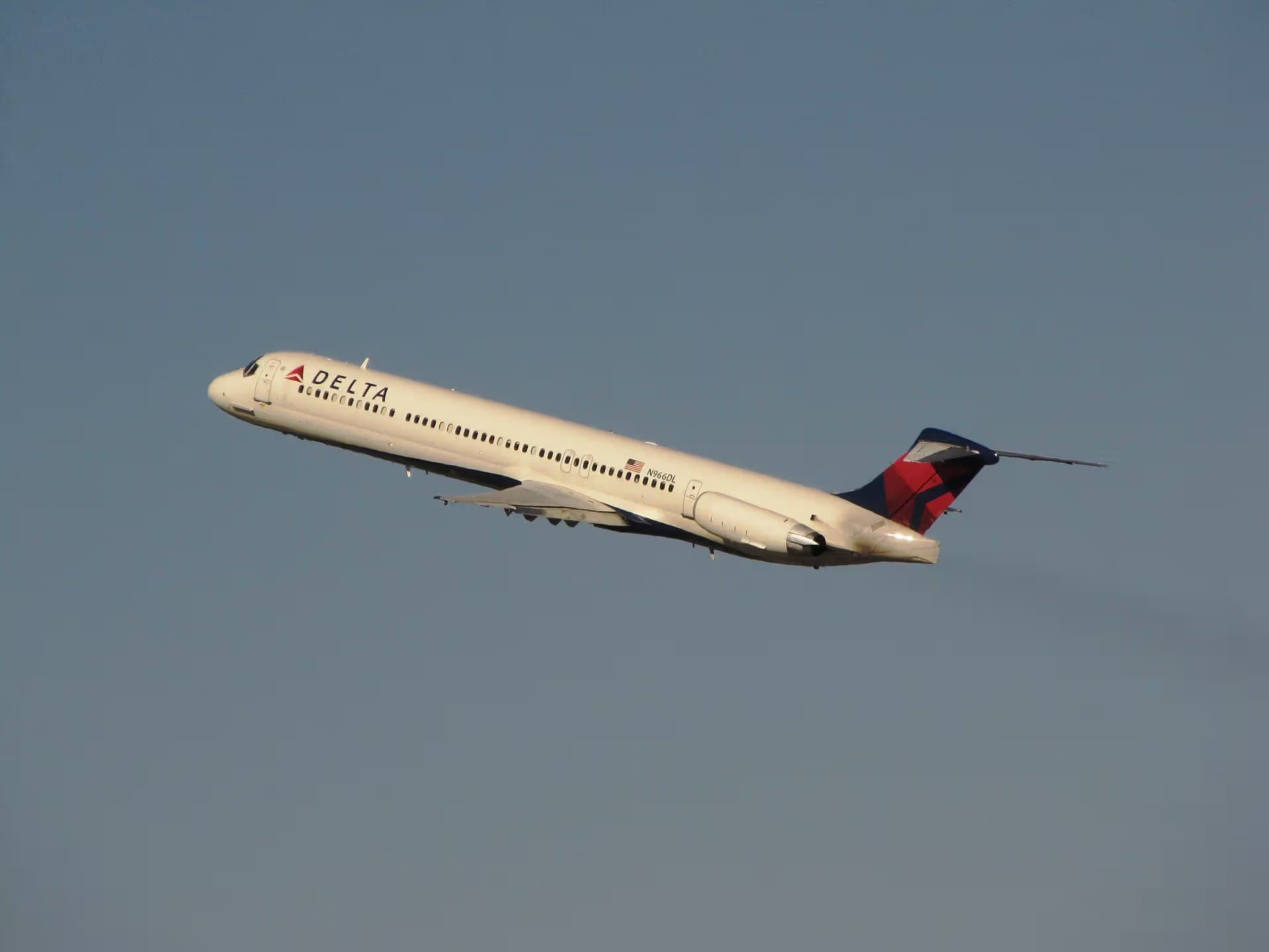 N966DL — Twin-engine aircraft