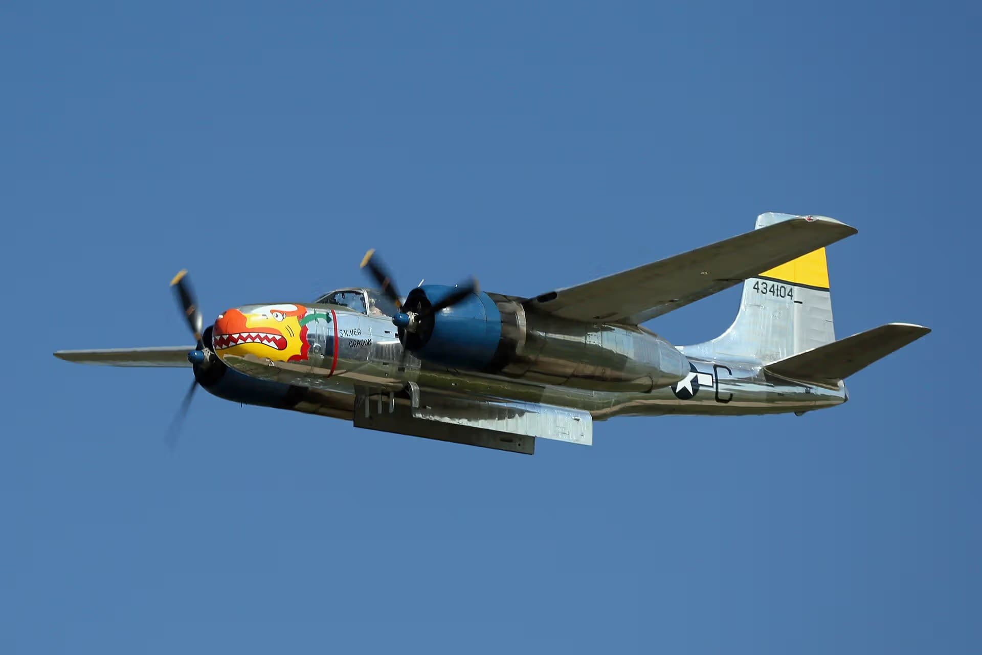 Unidentified — Twin-engine aircraft