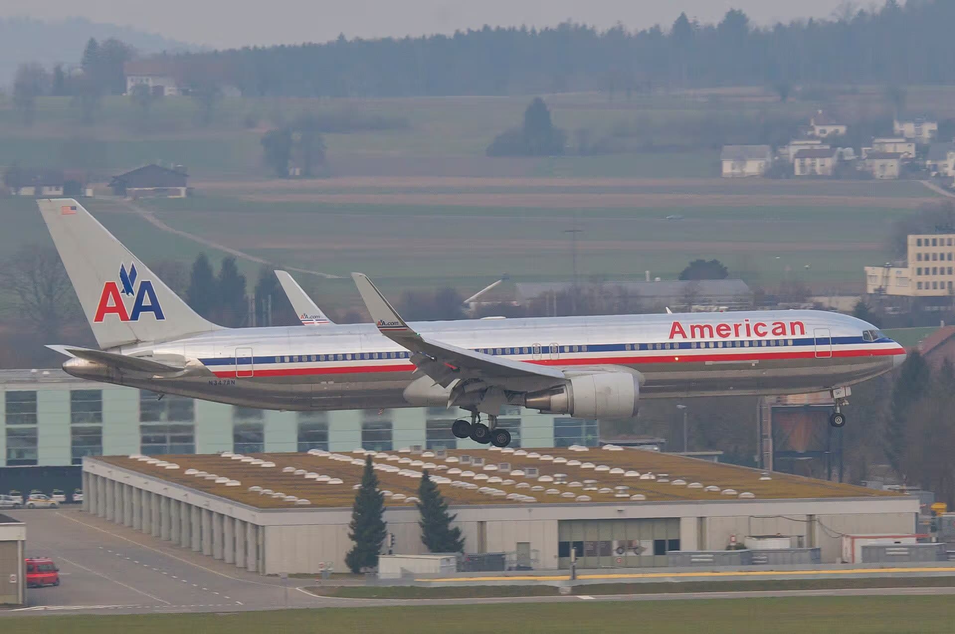 N347AN — Twin-engine aircraft