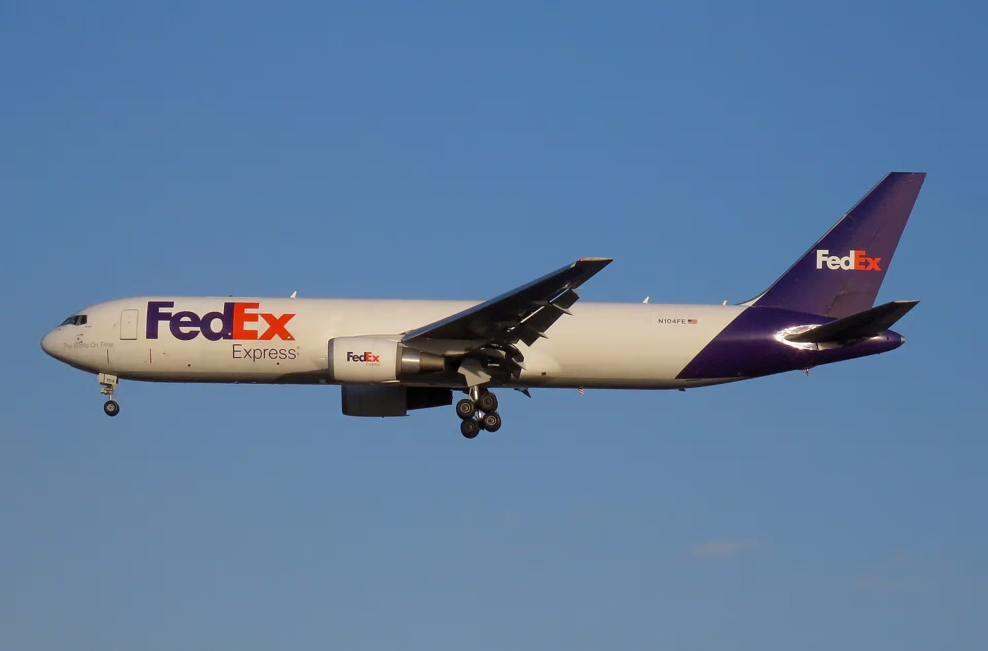 N104FE — Boeing