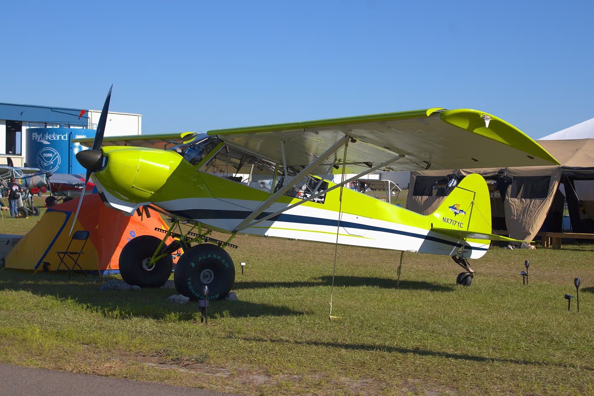 Unidentified — Single-engine aircraft